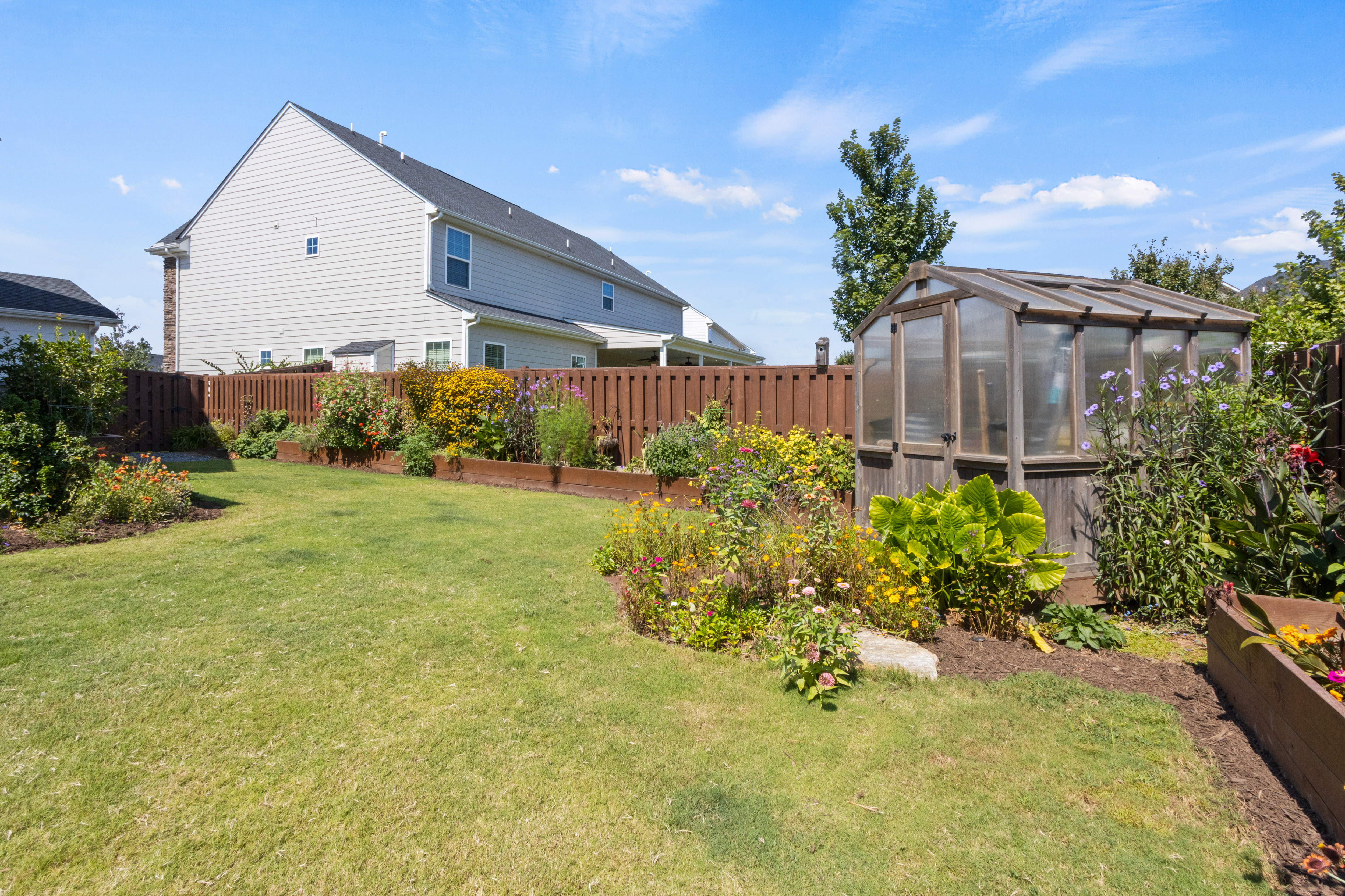 8 Blackfoot Road 