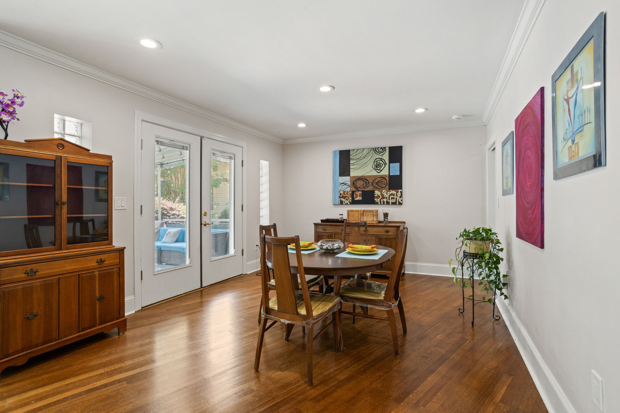 122 Bradley Boulevard 