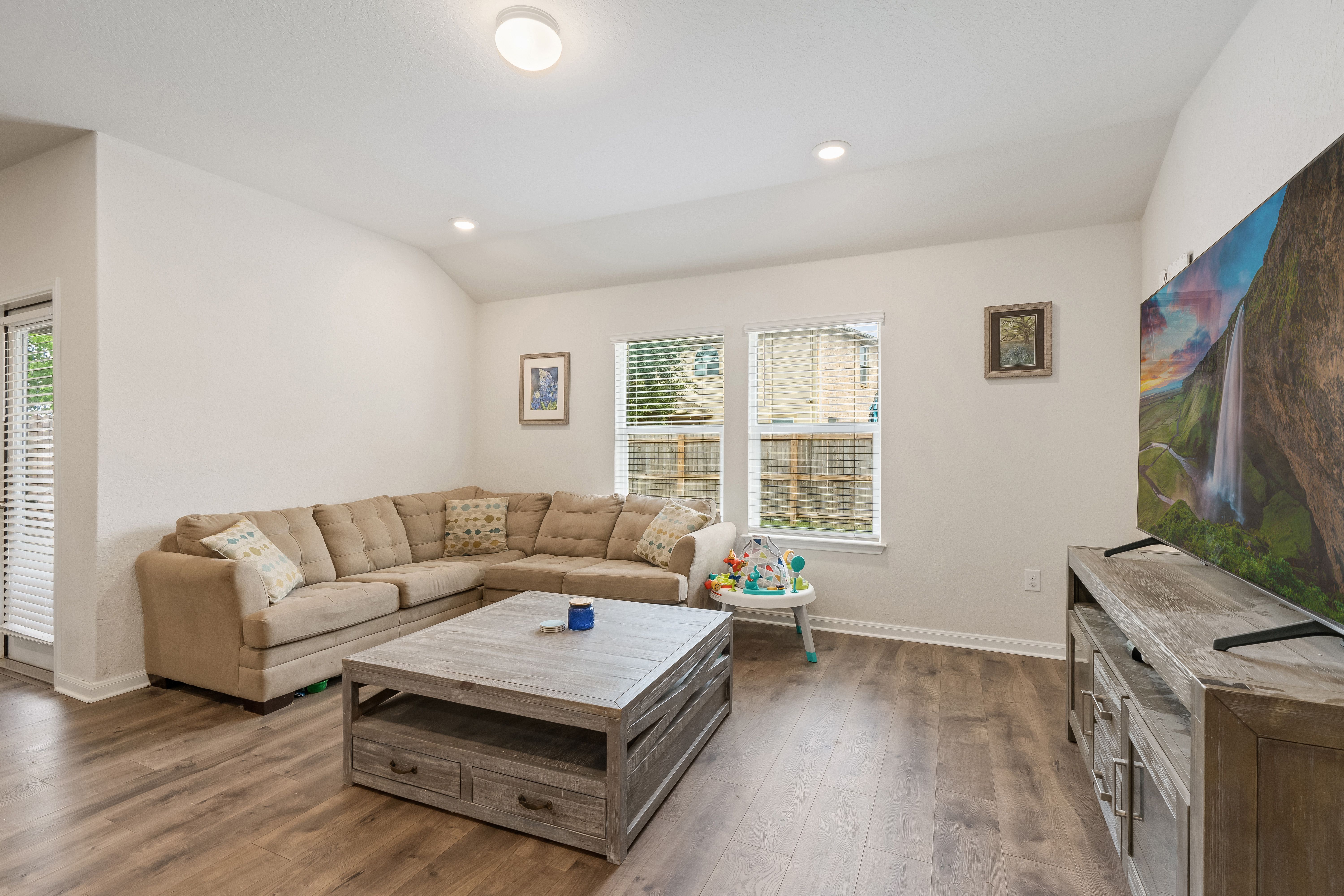 372 Huntsman Way