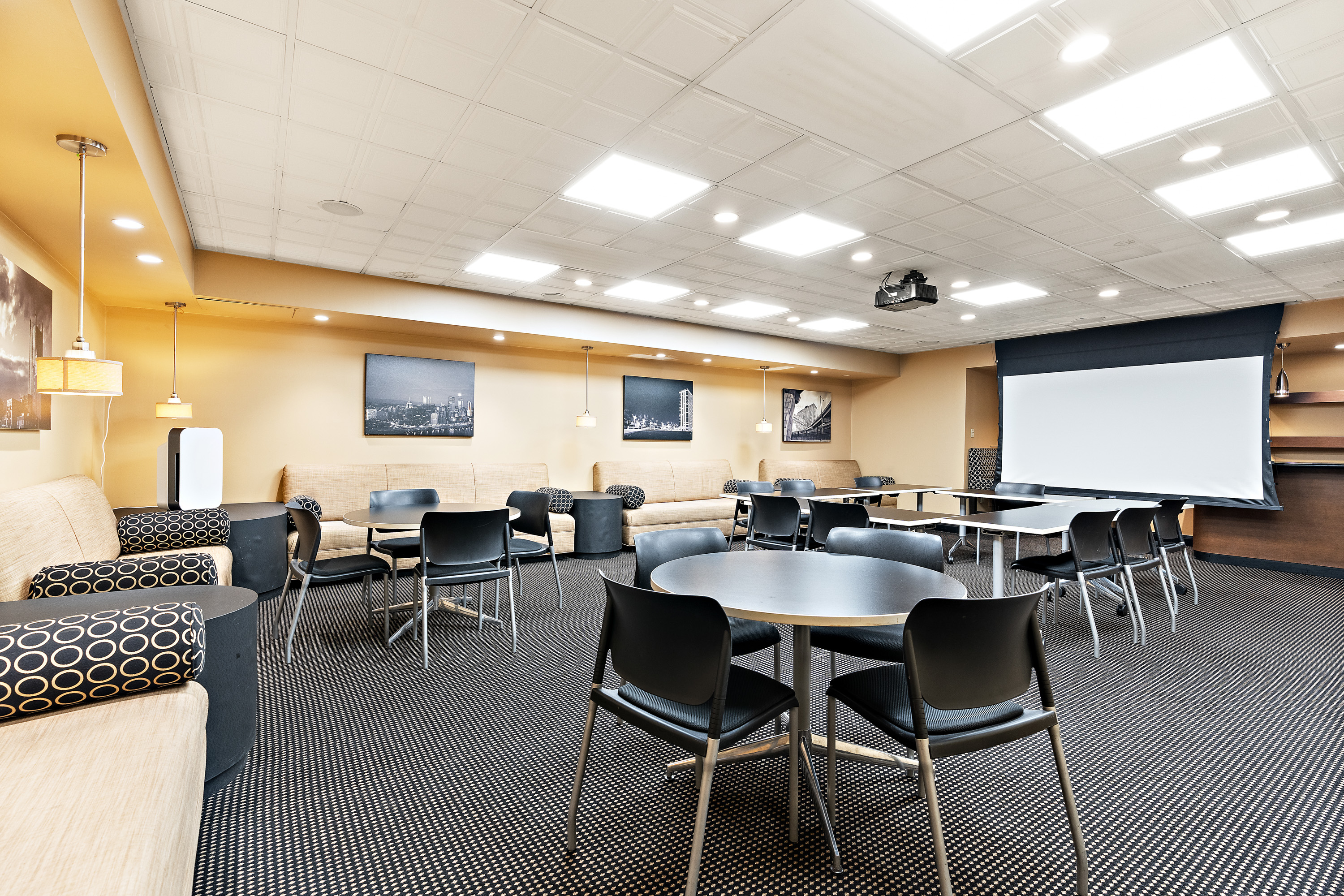 320 Fort Duquesne Blvd 6A