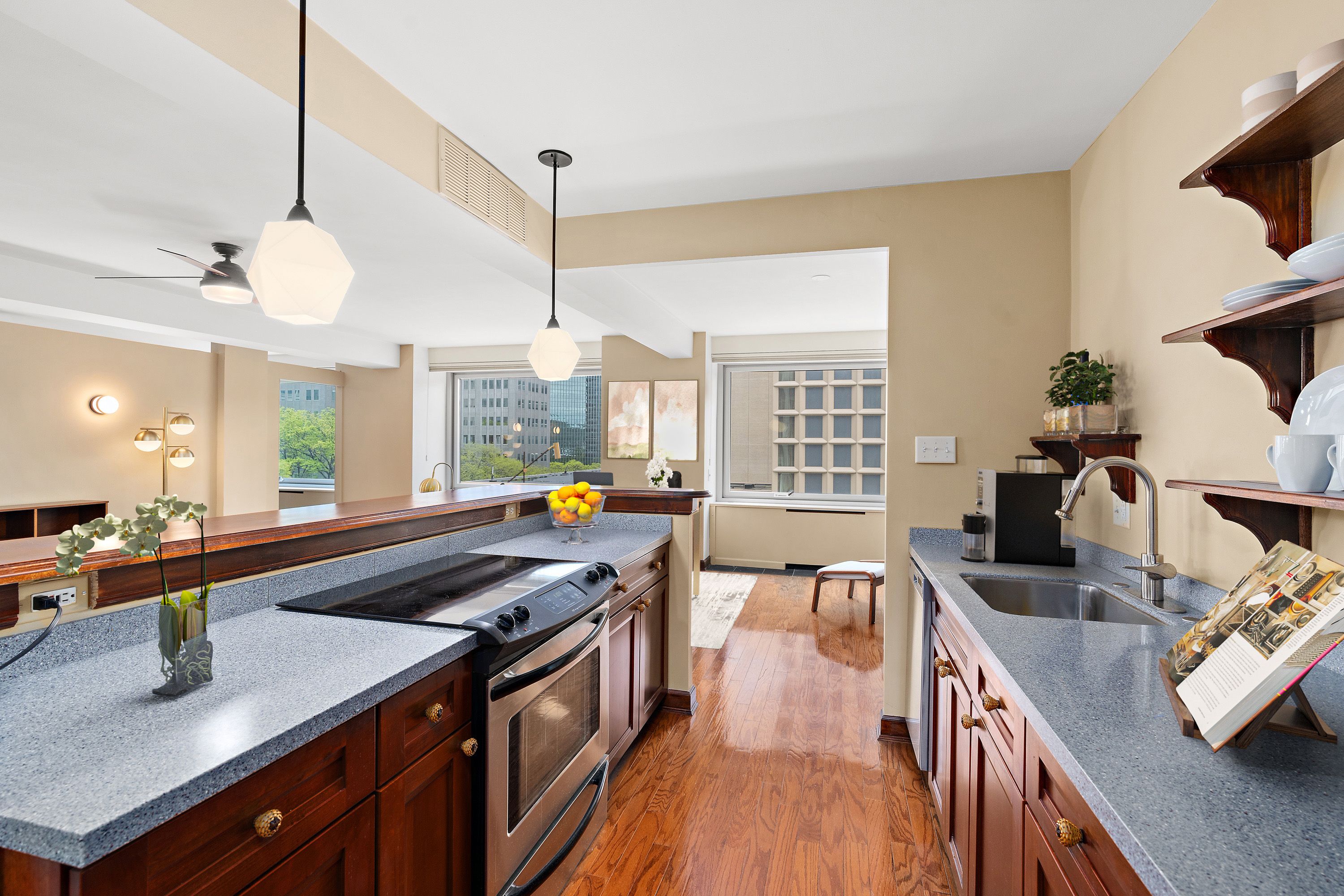 320 Fort Duquesne Blvd 6A