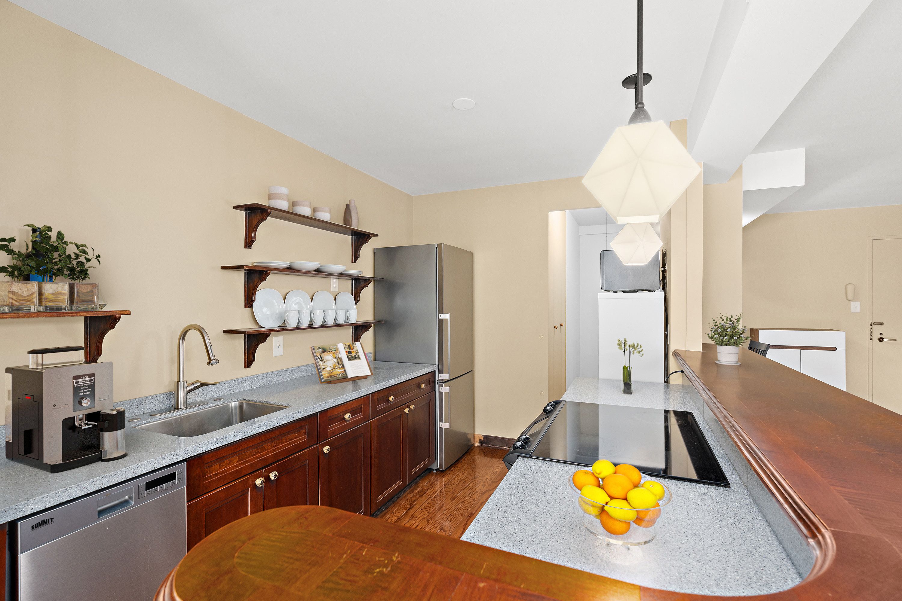 320 Fort Duquesne Blvd 6A