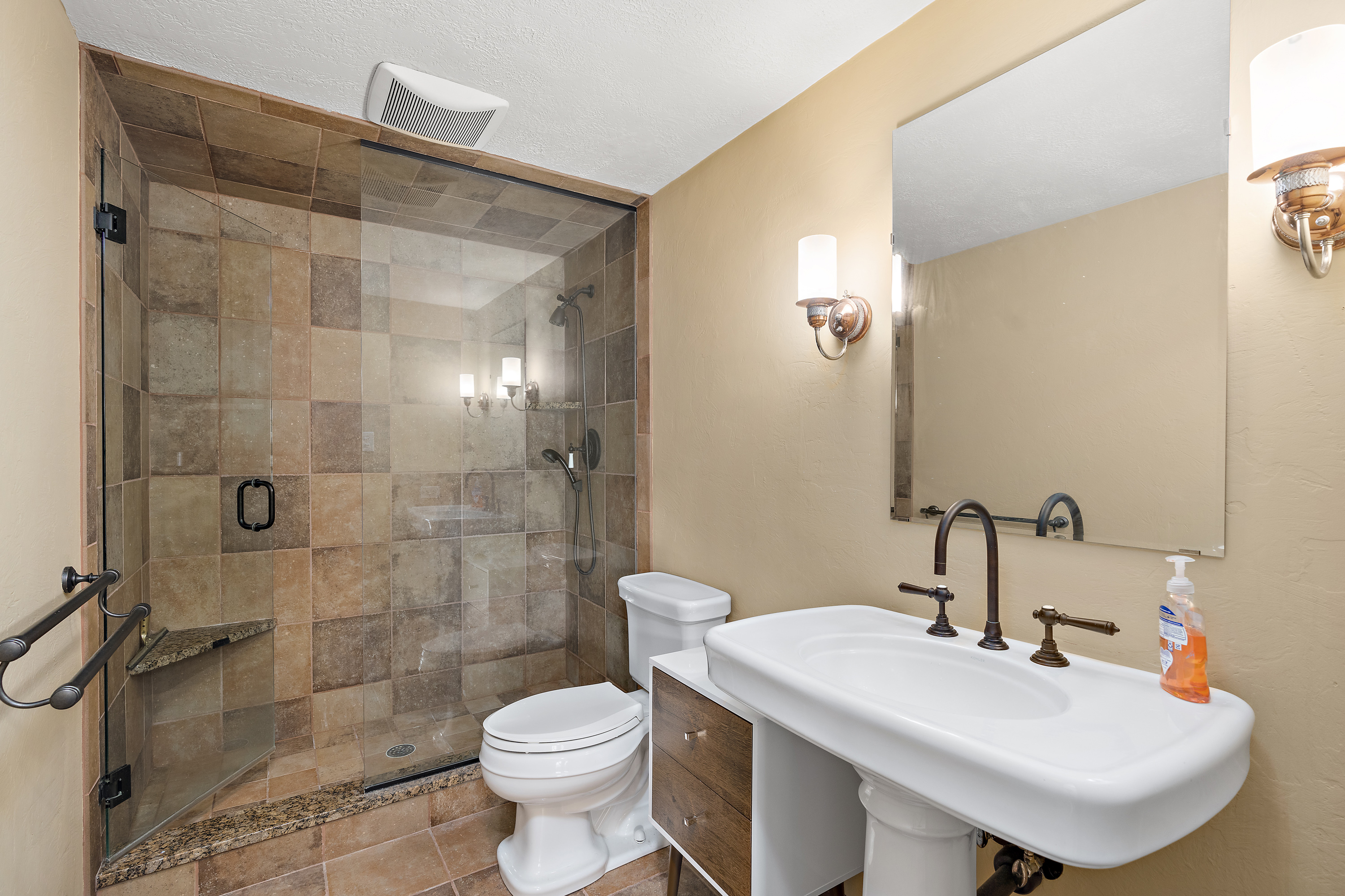 320 Fort Duquesne Blvd 6A