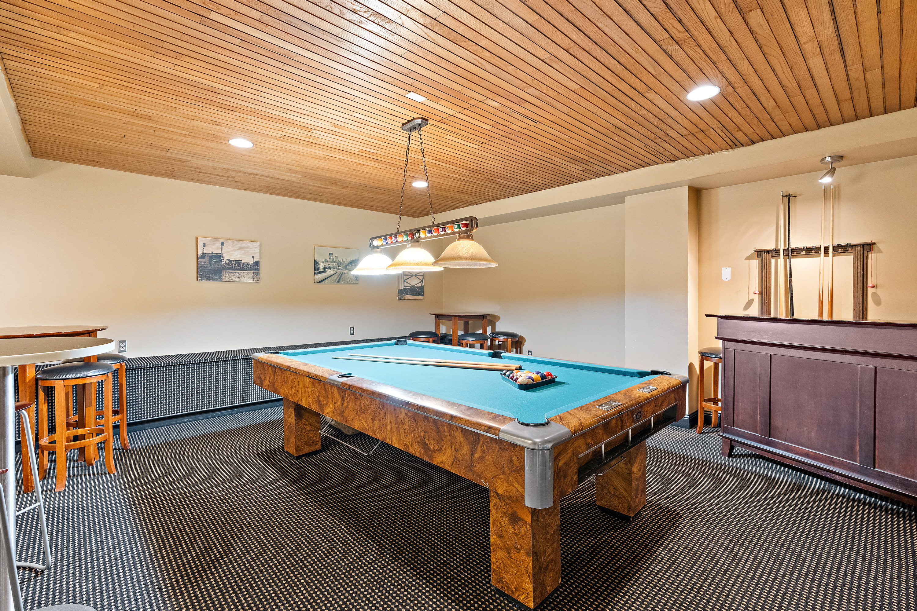 320 Fort Duquesne Blvd 6A