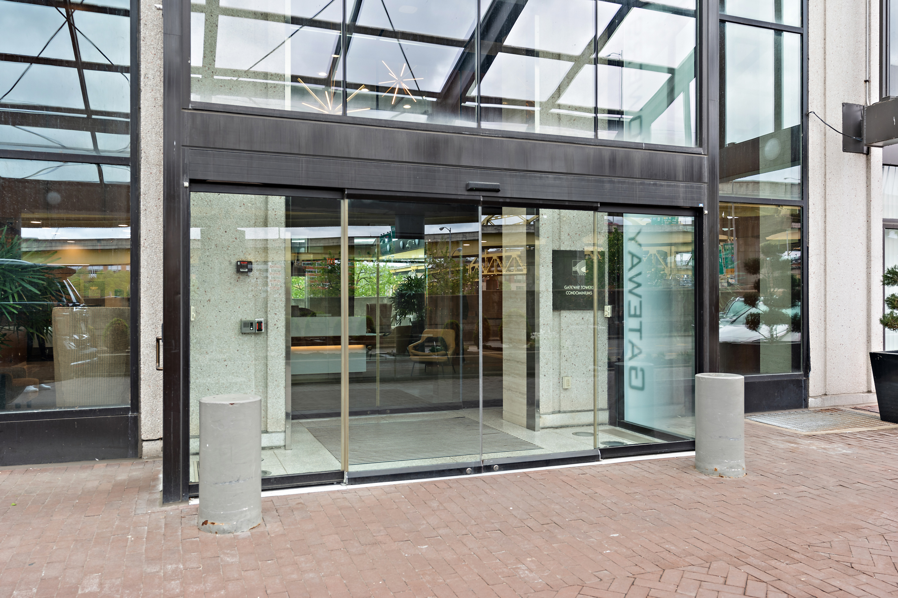 320 Fort Duquesne Blvd 6A