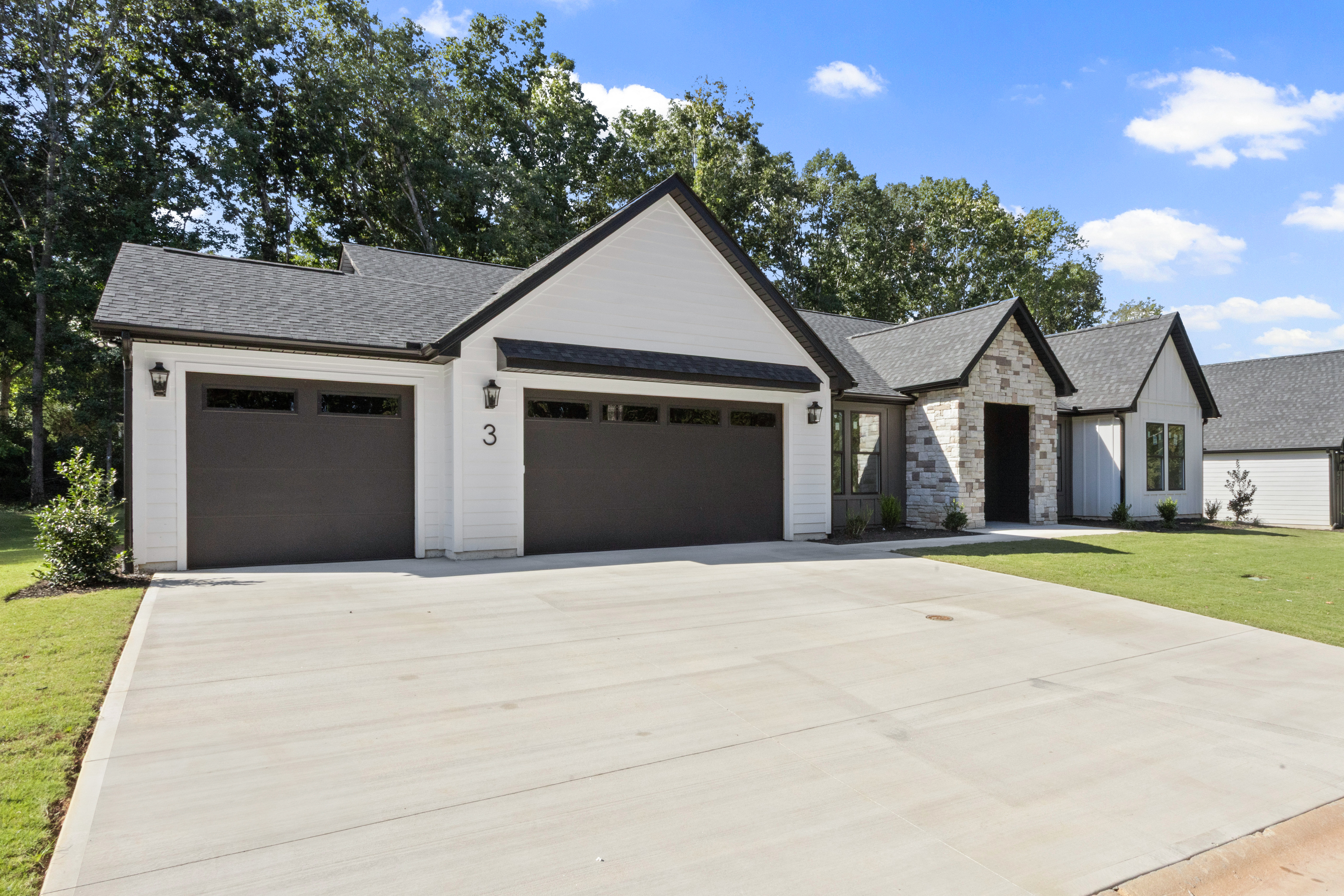 3 Inverrary Dr. 