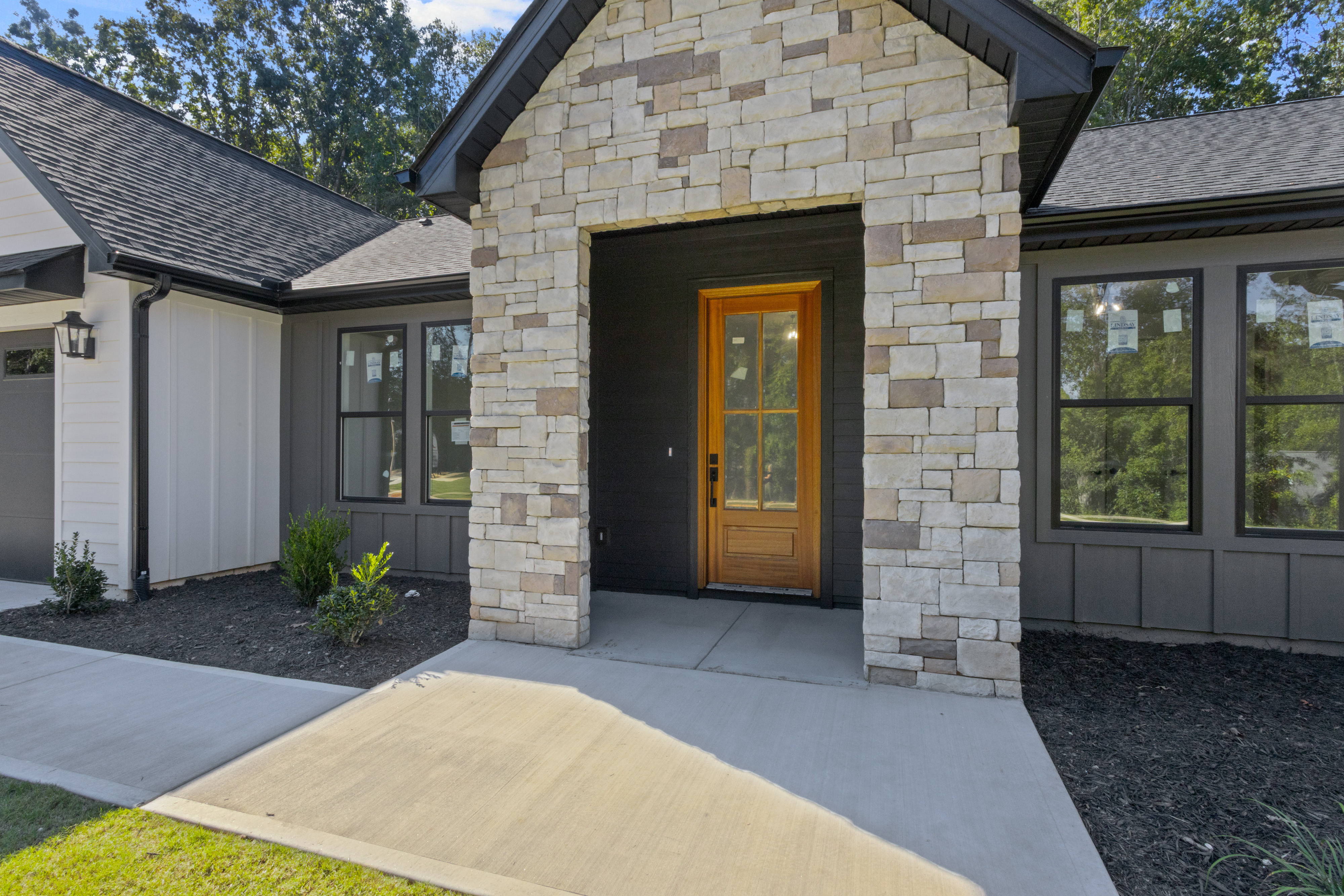 3 Inverrary Dr. 
