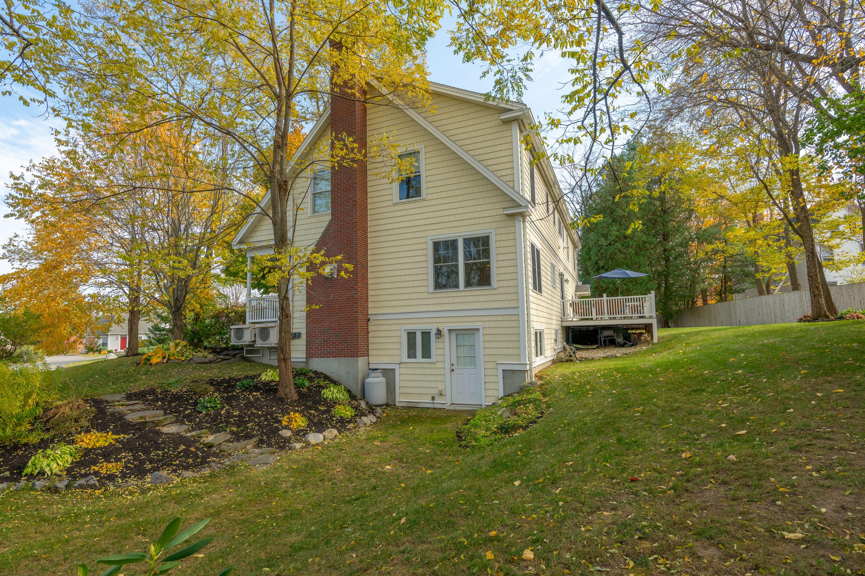 12 Heritage Court