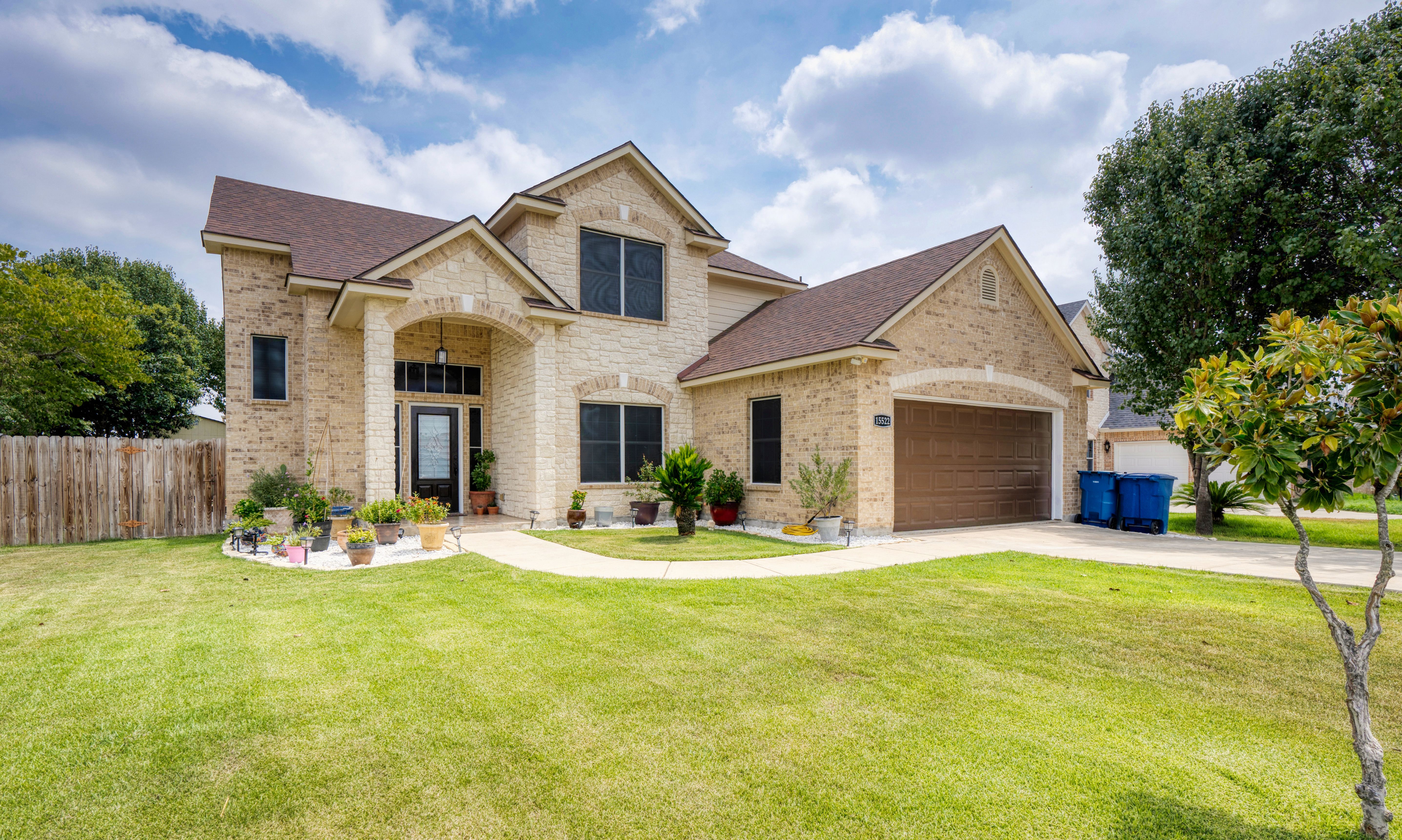 15522 York Lane