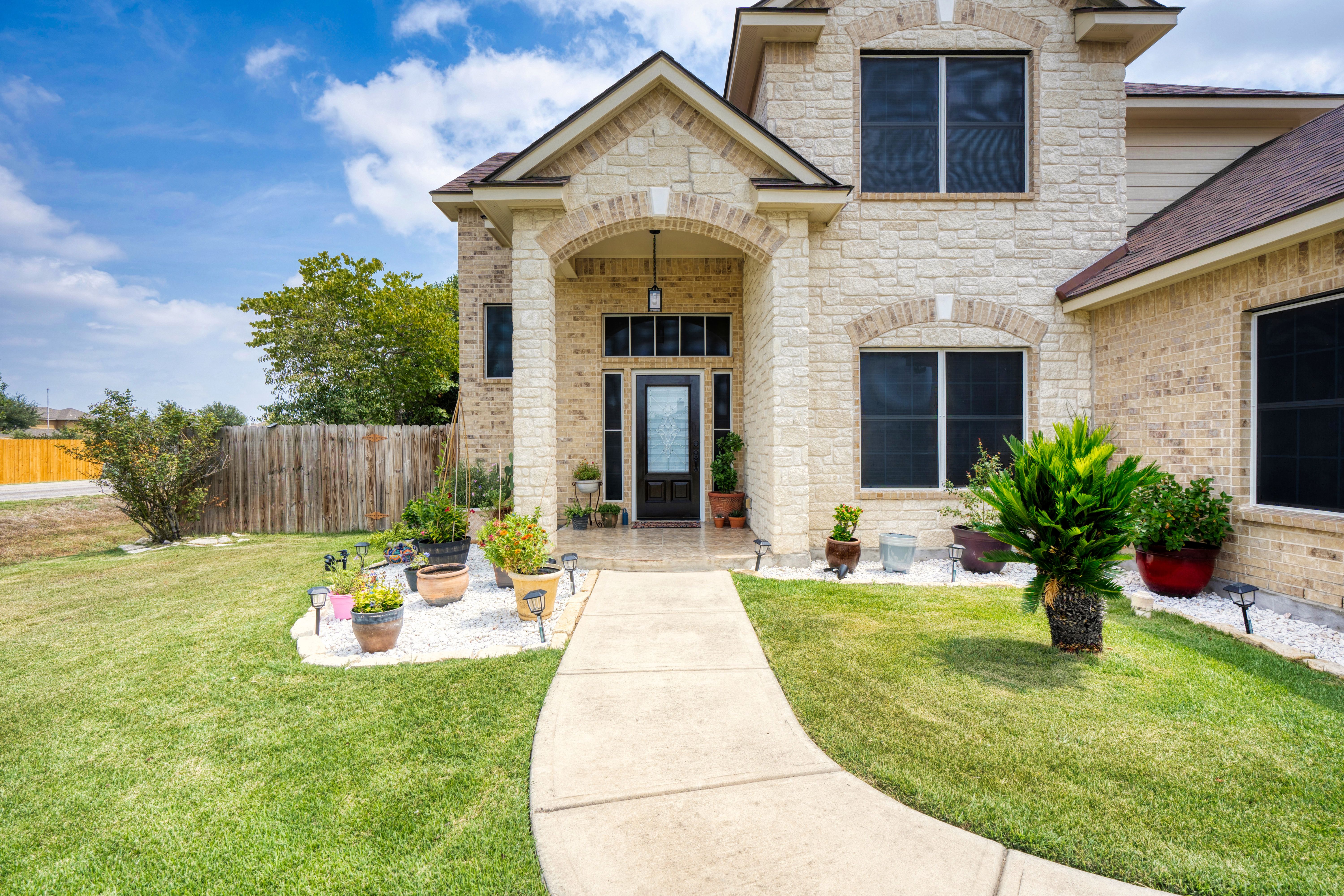 15522 York Lane