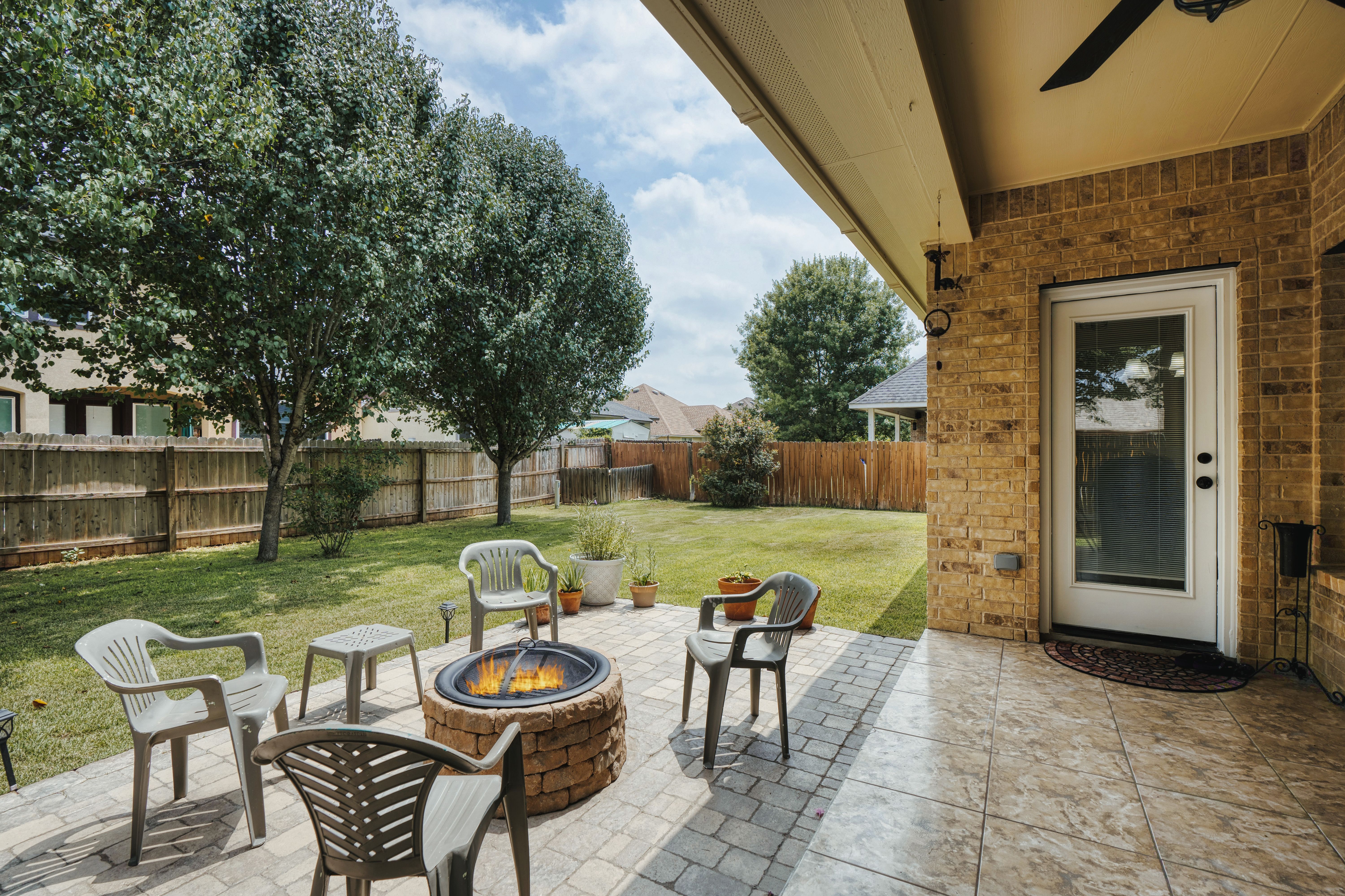 15522 York Lane