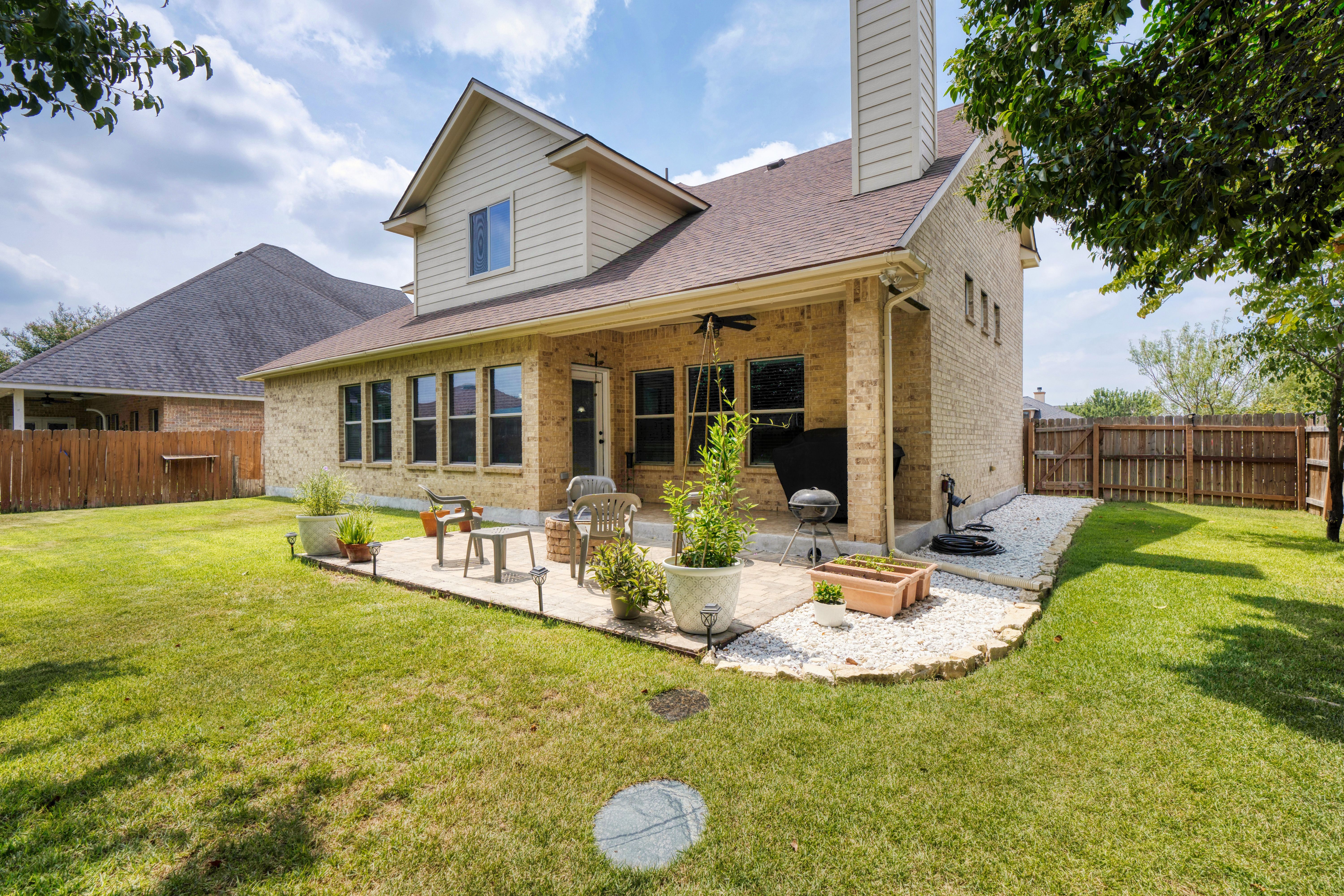 15522 York Lane