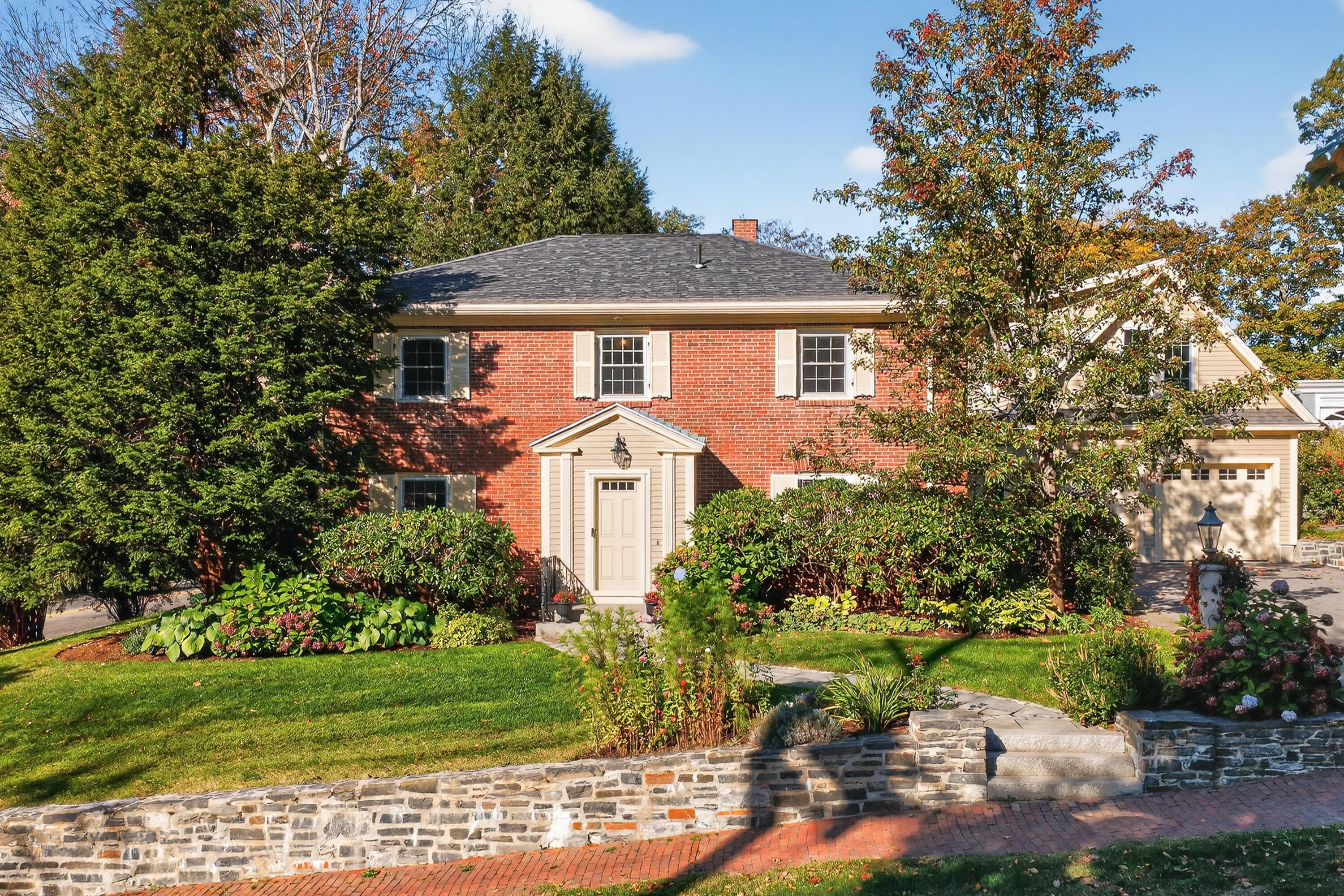 6 Highland Street
