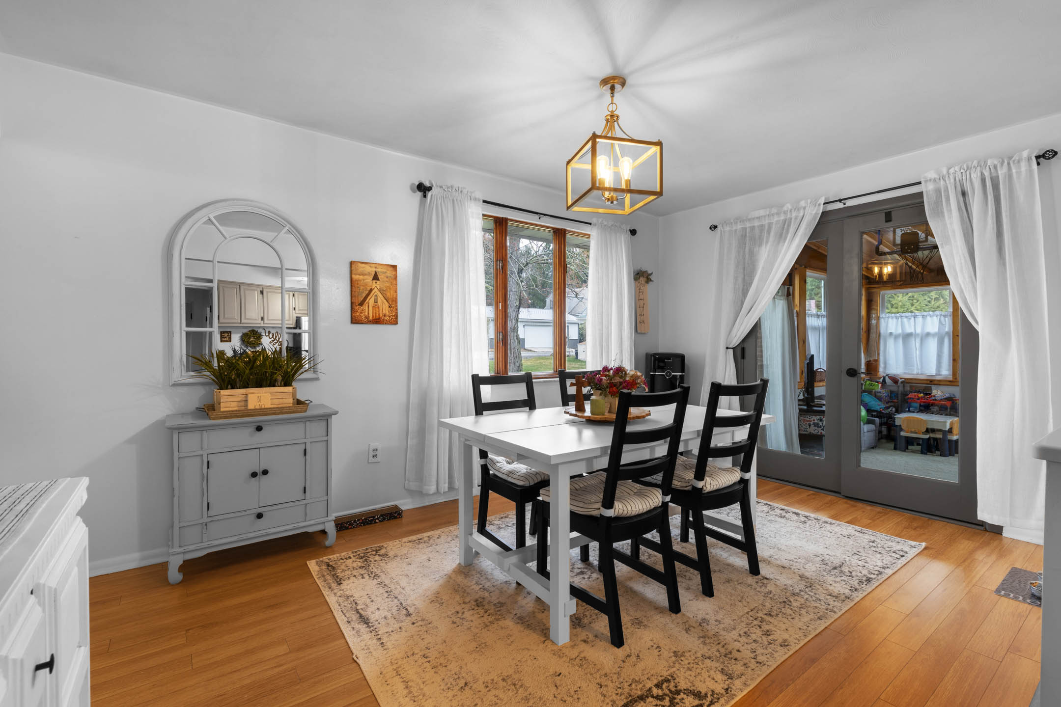 2604 Dechellis Street