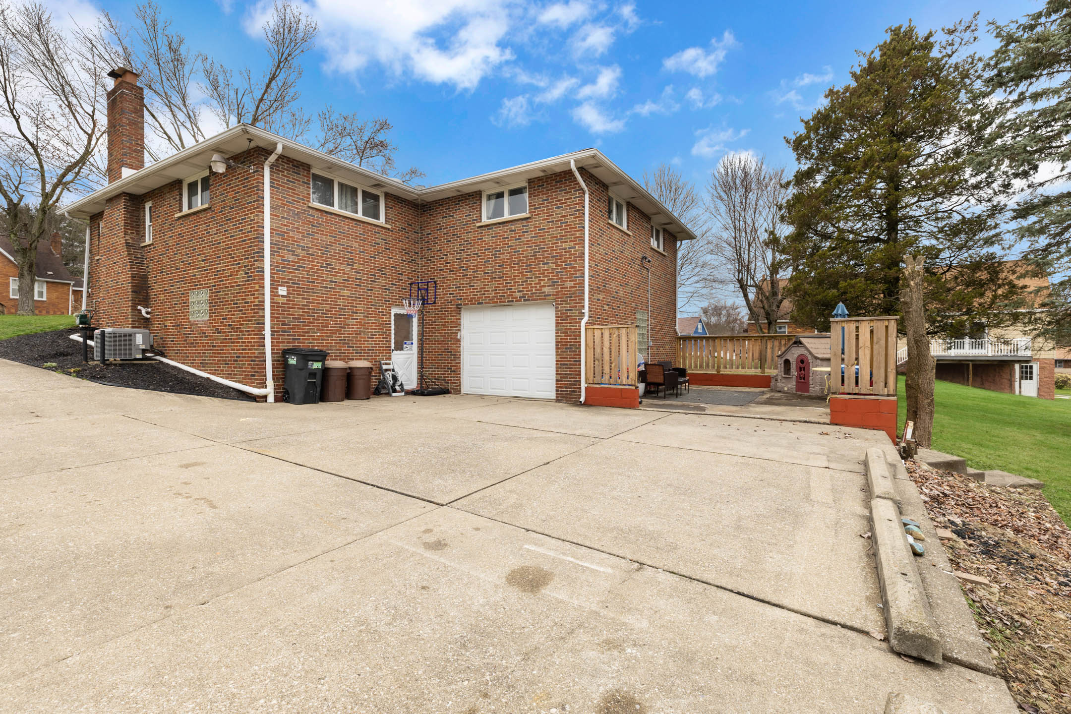 2604 Dechellis Street