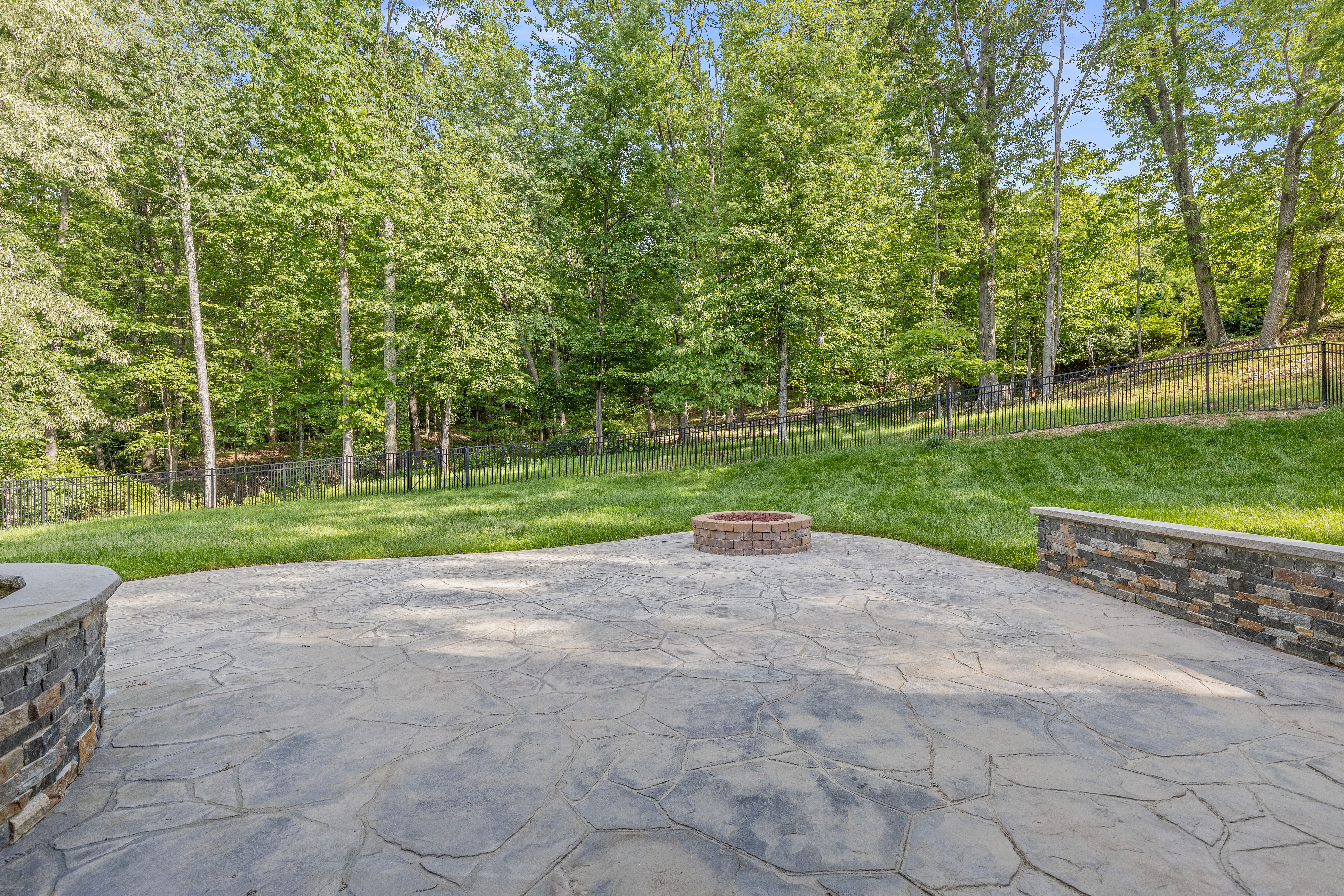572 Macleod Drive