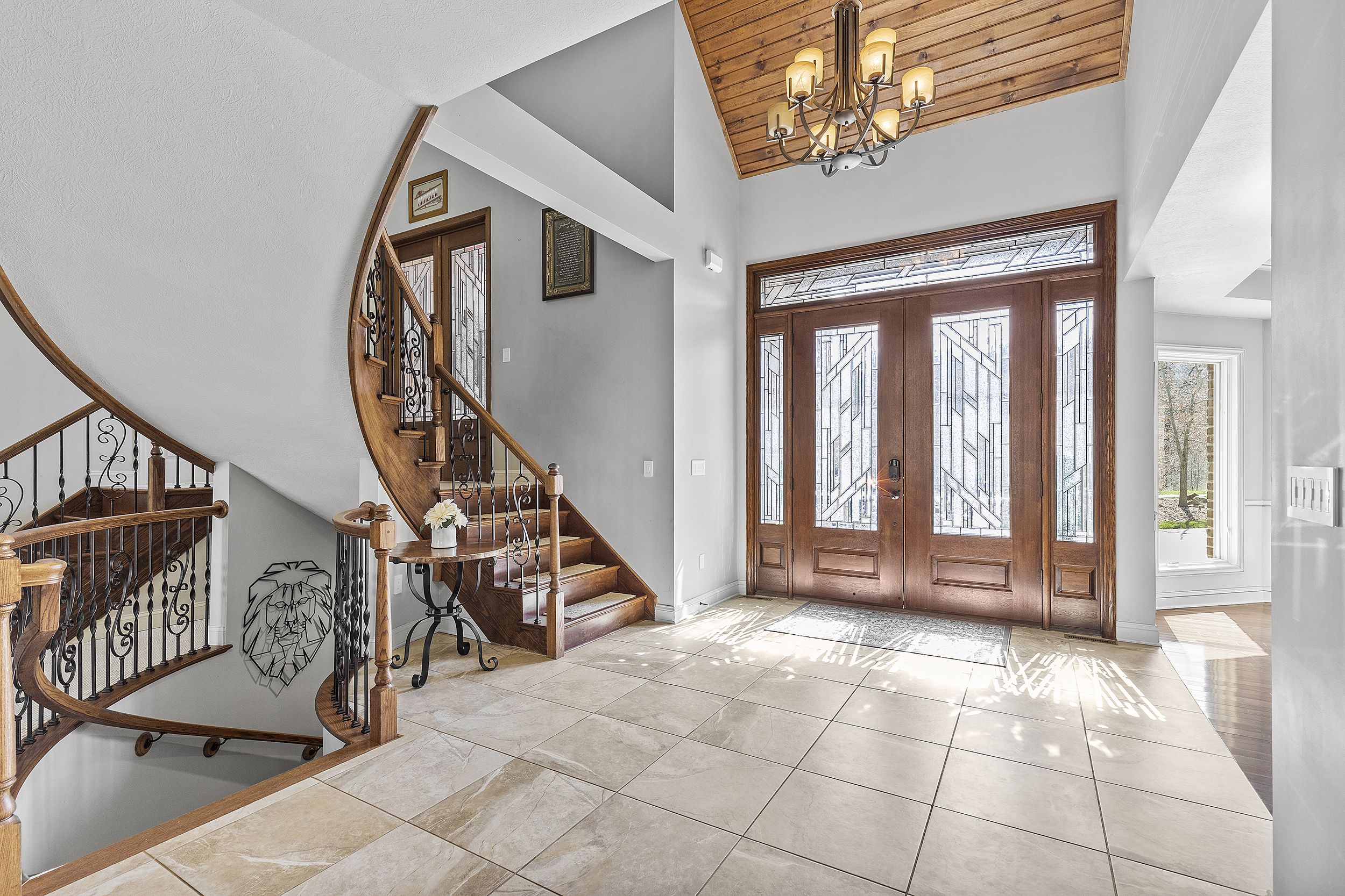 572 Macleod Drive