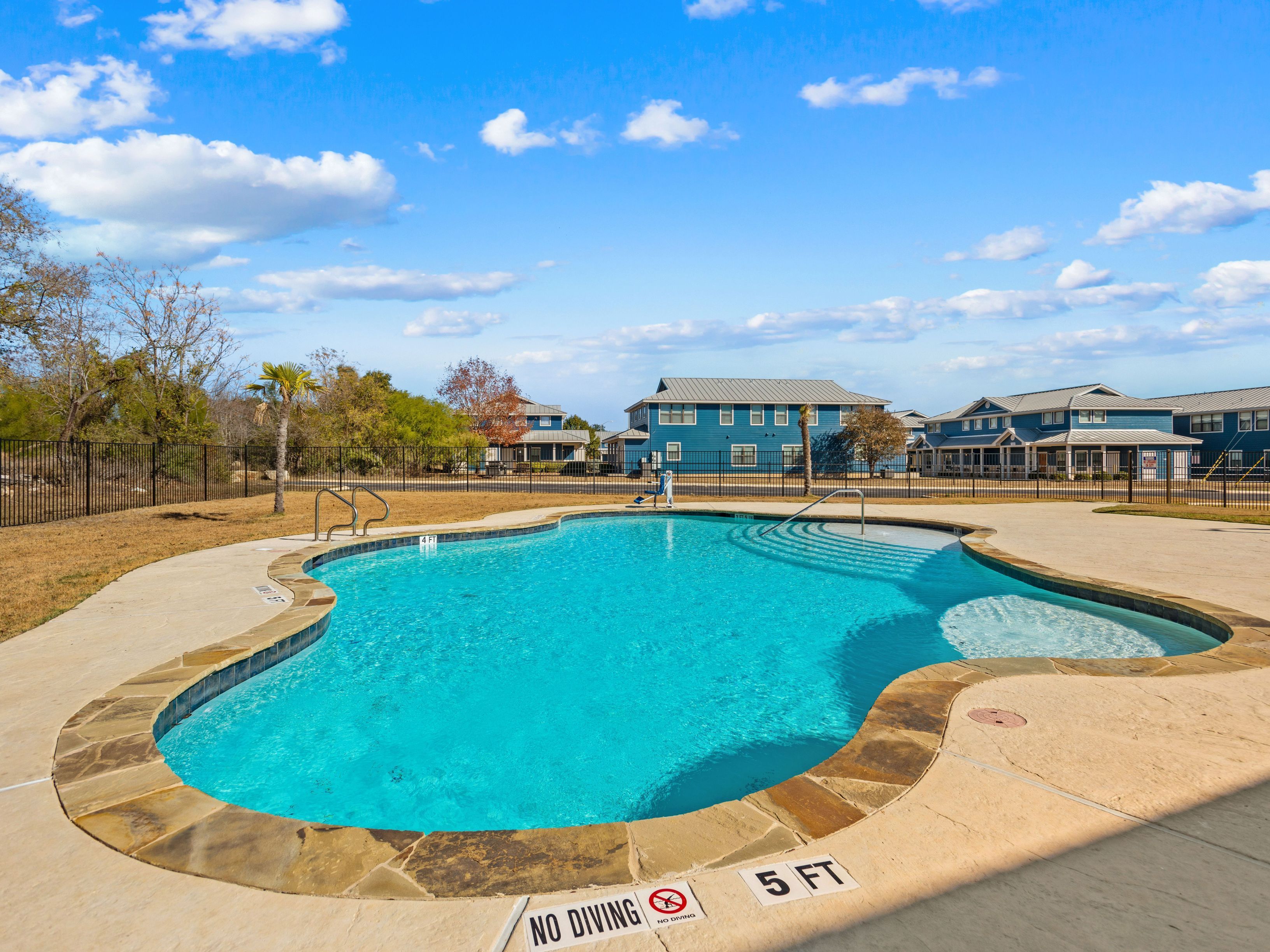 1554 Gruene Road Unit A16