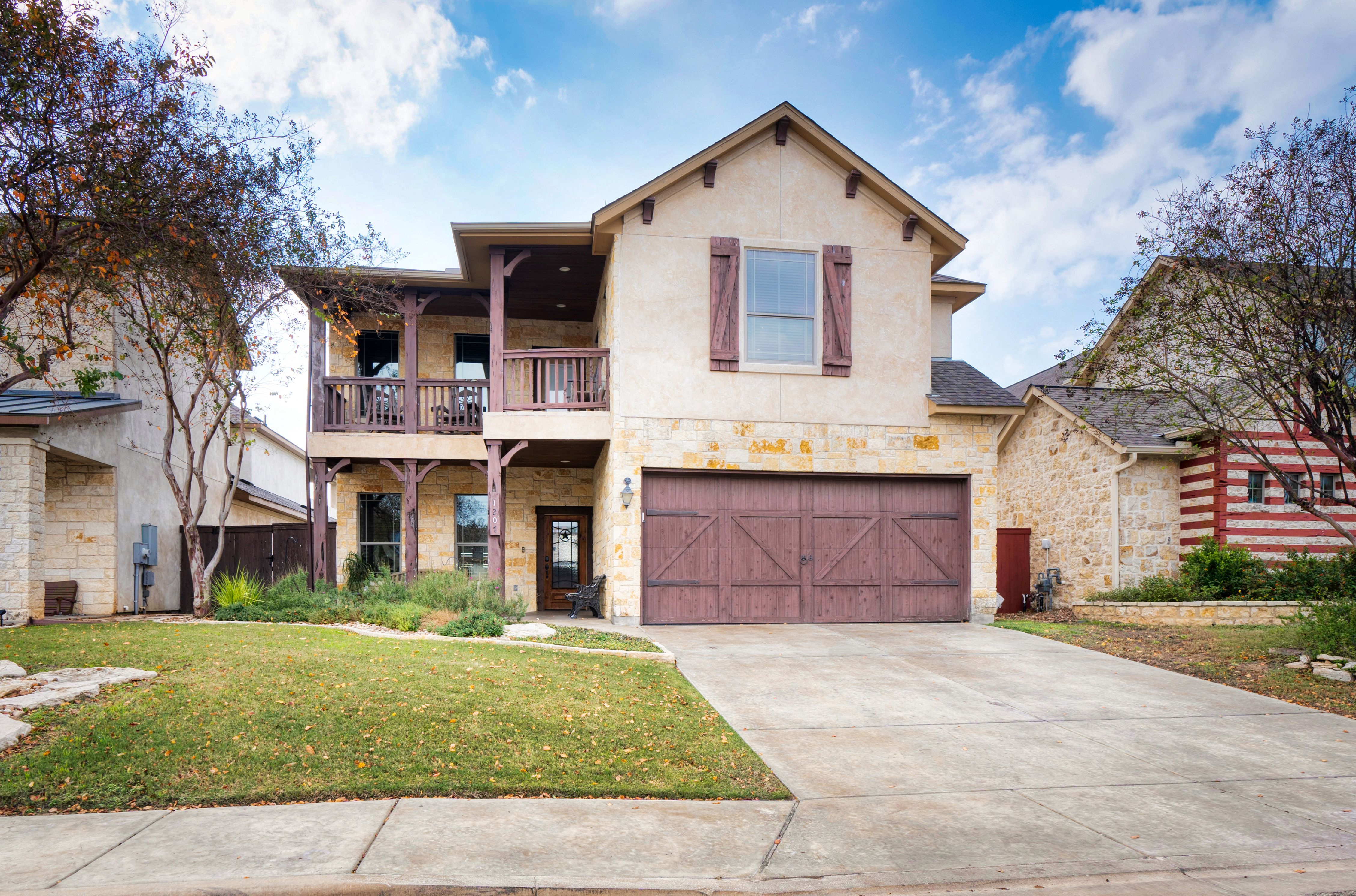 1207 Gruene Valley Circle