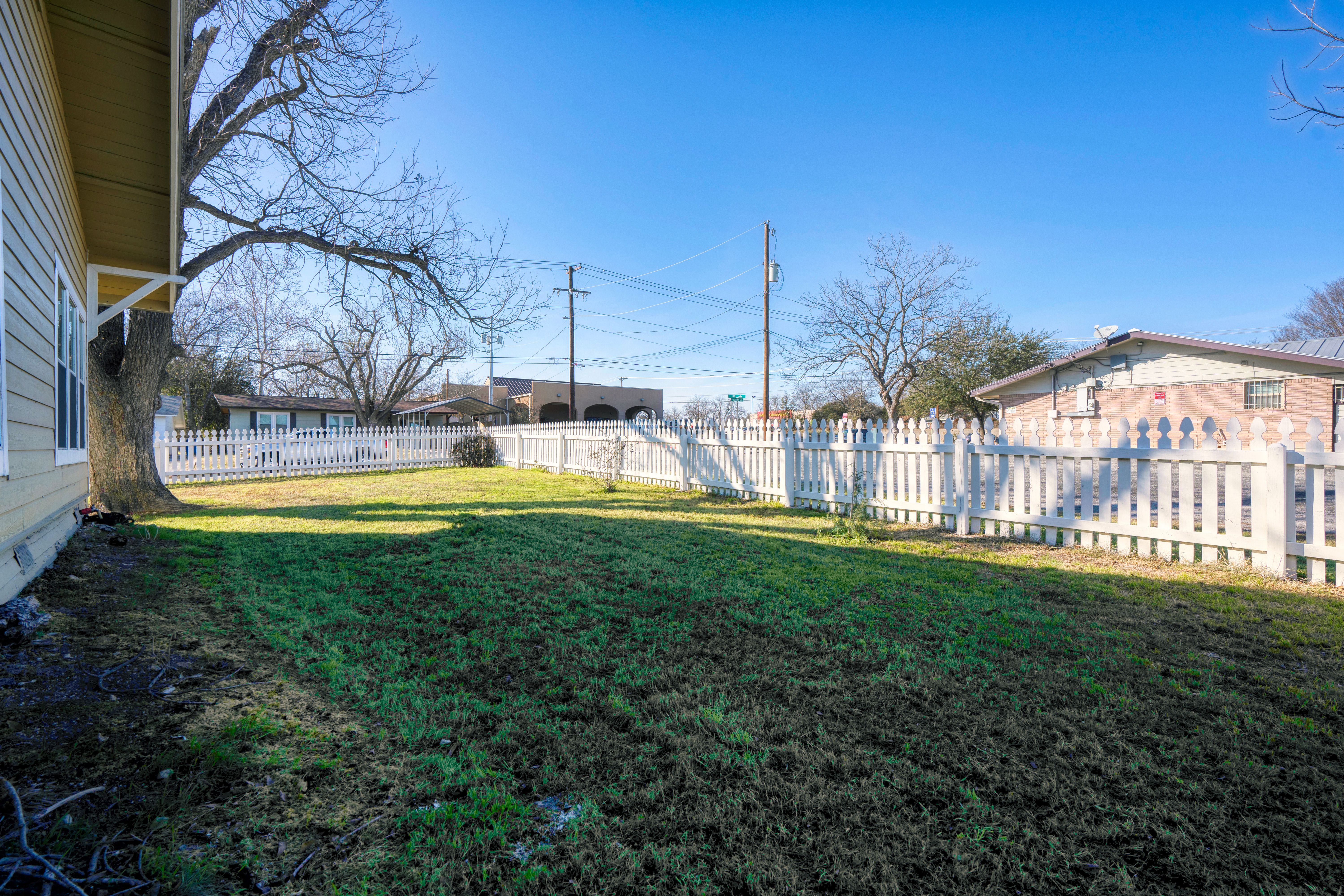 1241 South Academy Avenue