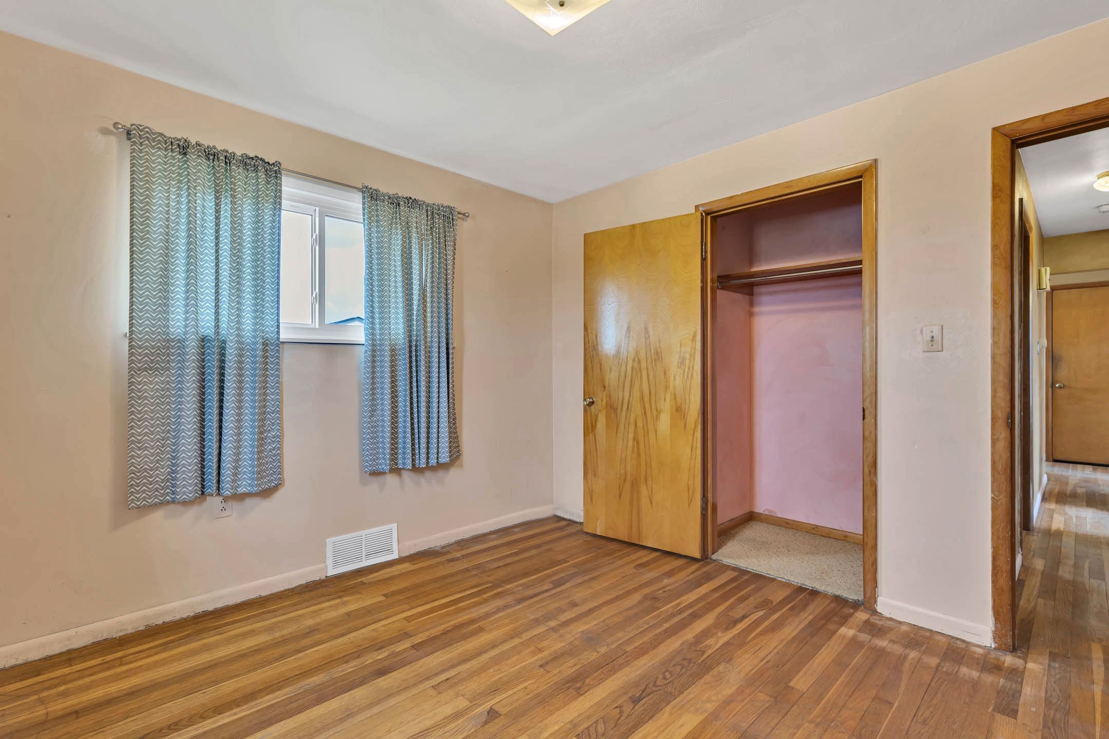 1287 S Walnut Street