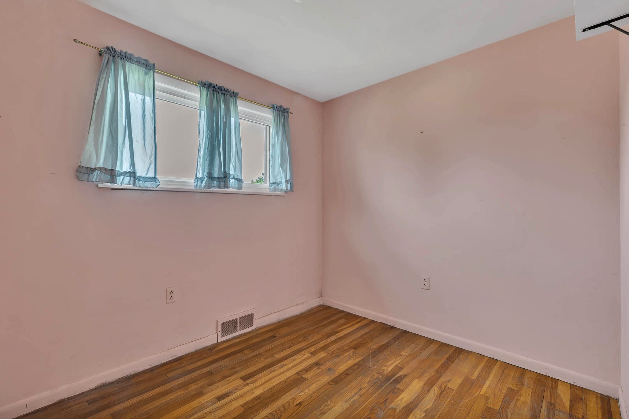 1287 S Walnut Street