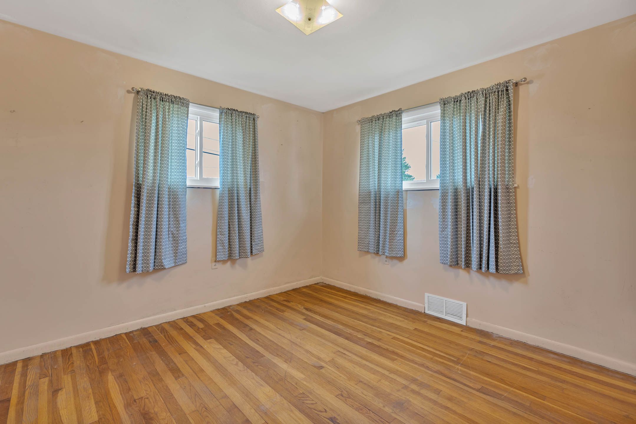 1287 S Walnut Street