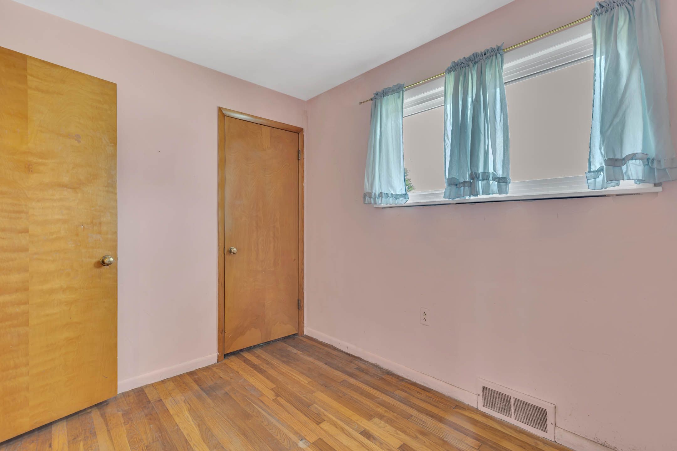 1287 S Walnut Street