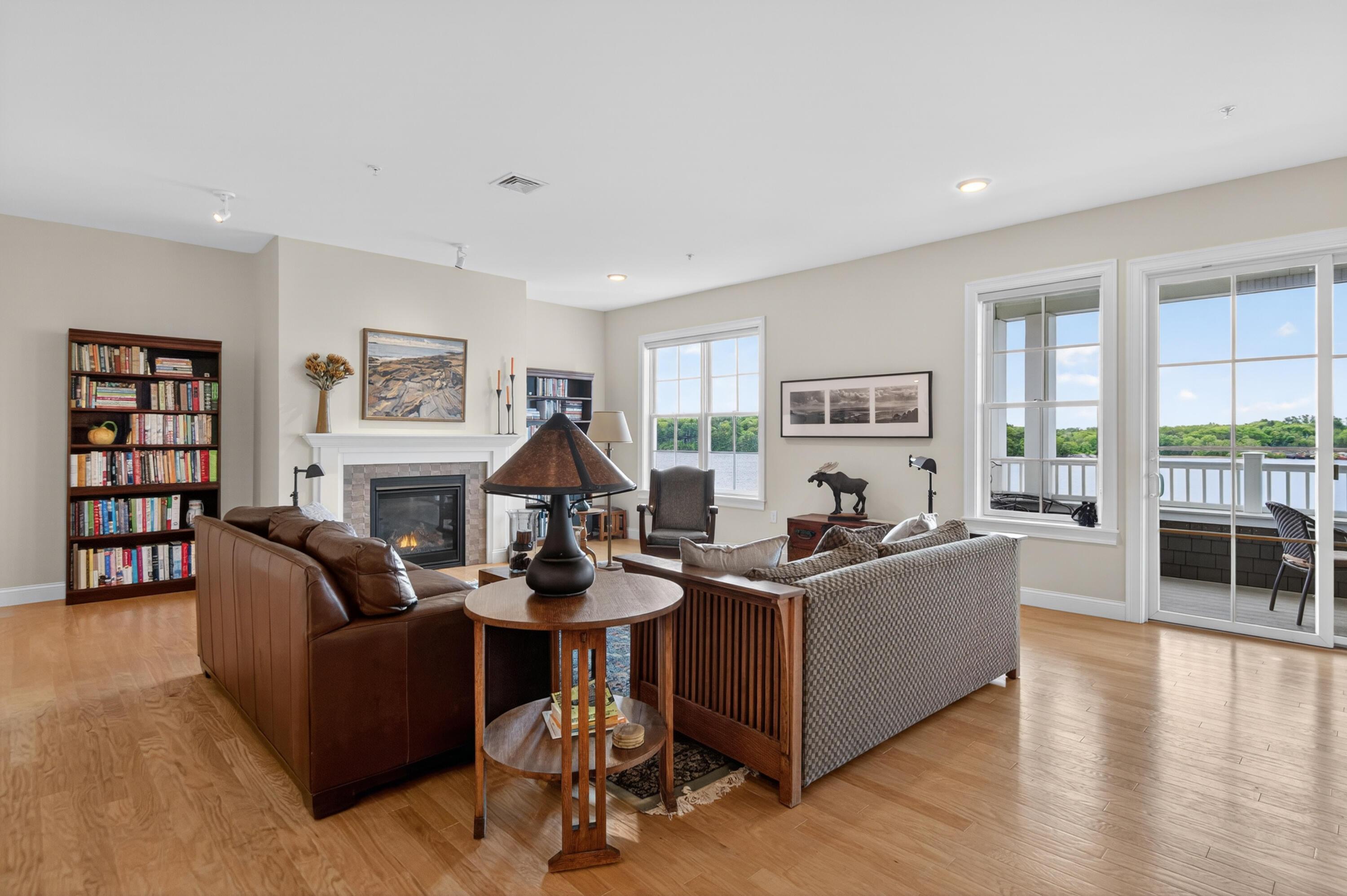 285 Front Street 302