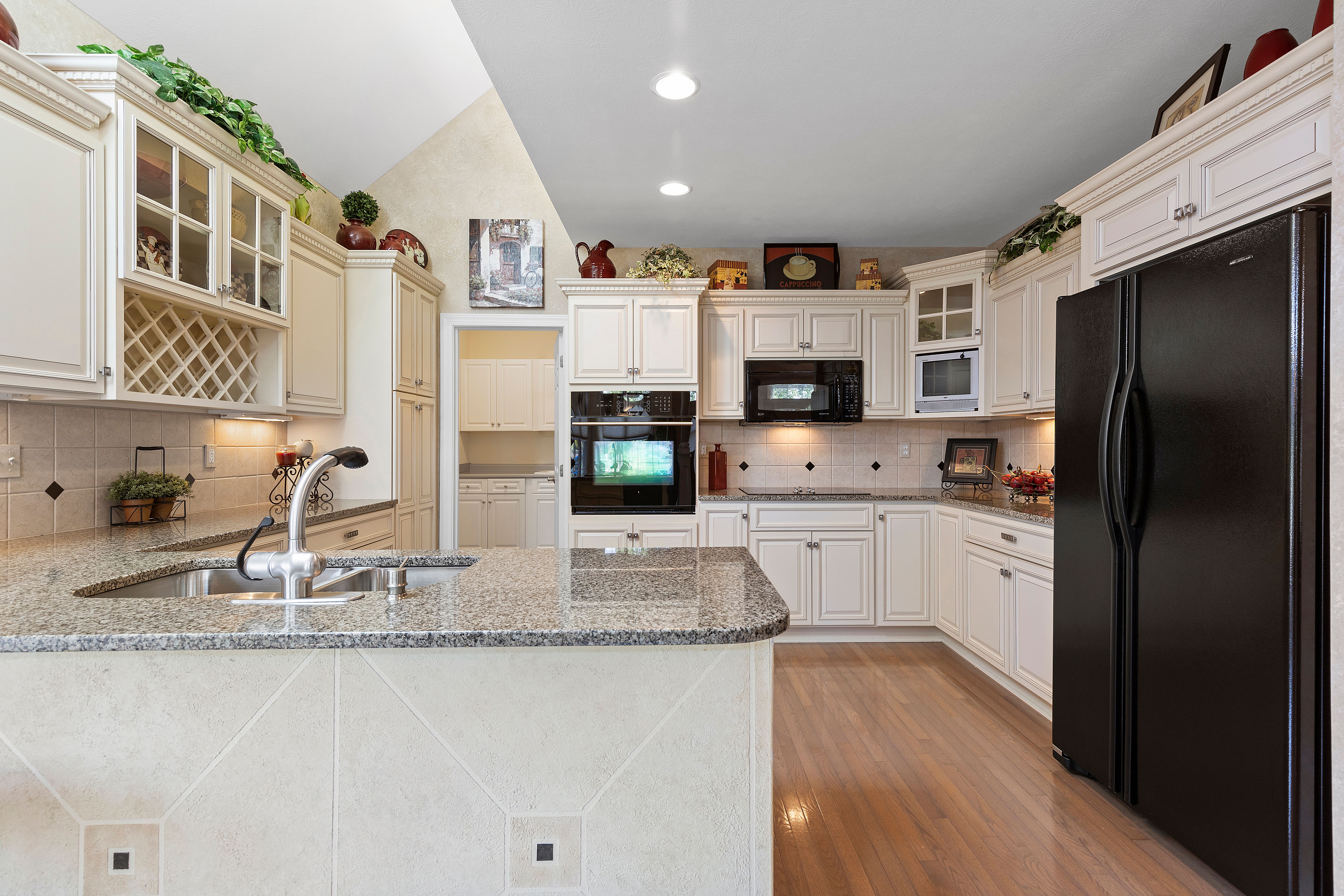 601 Applehill Court