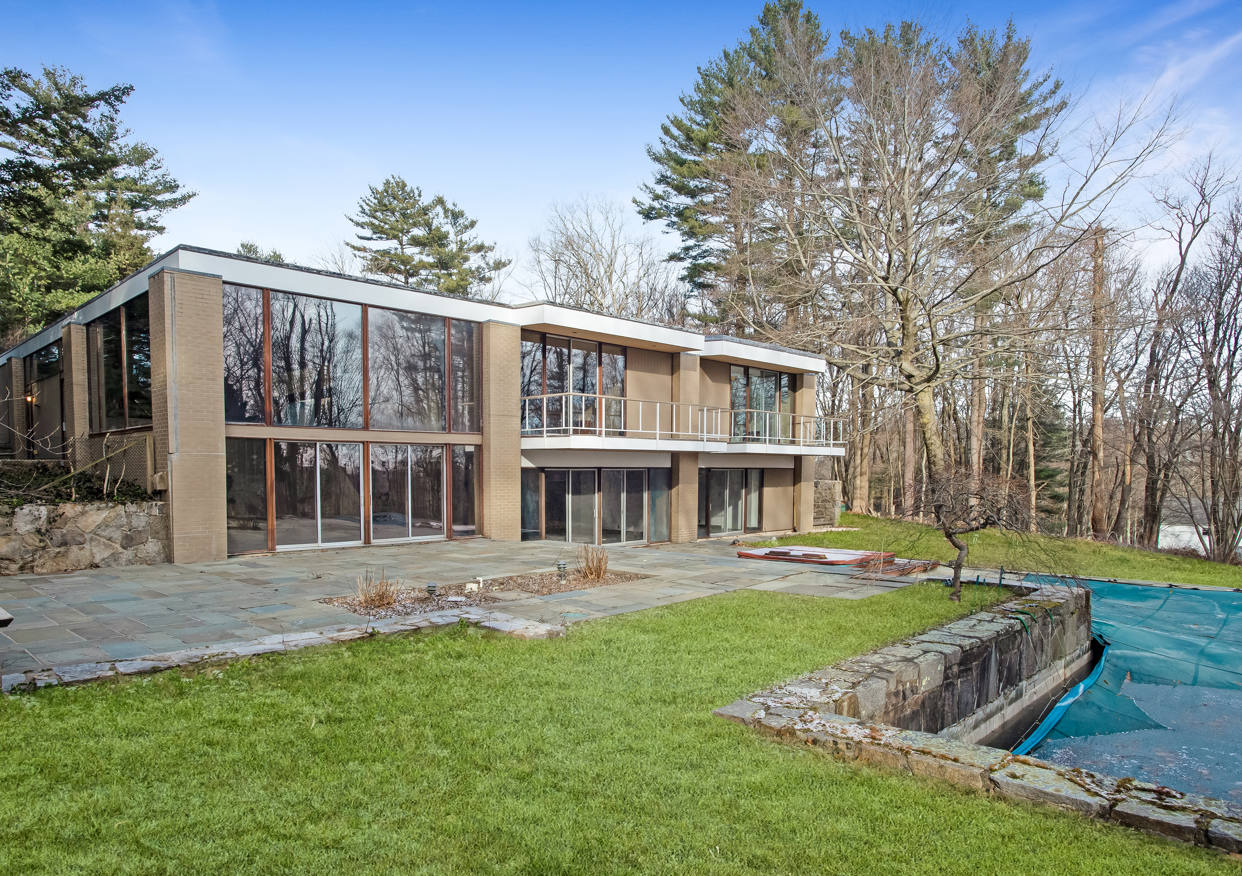 93 Carriage Road