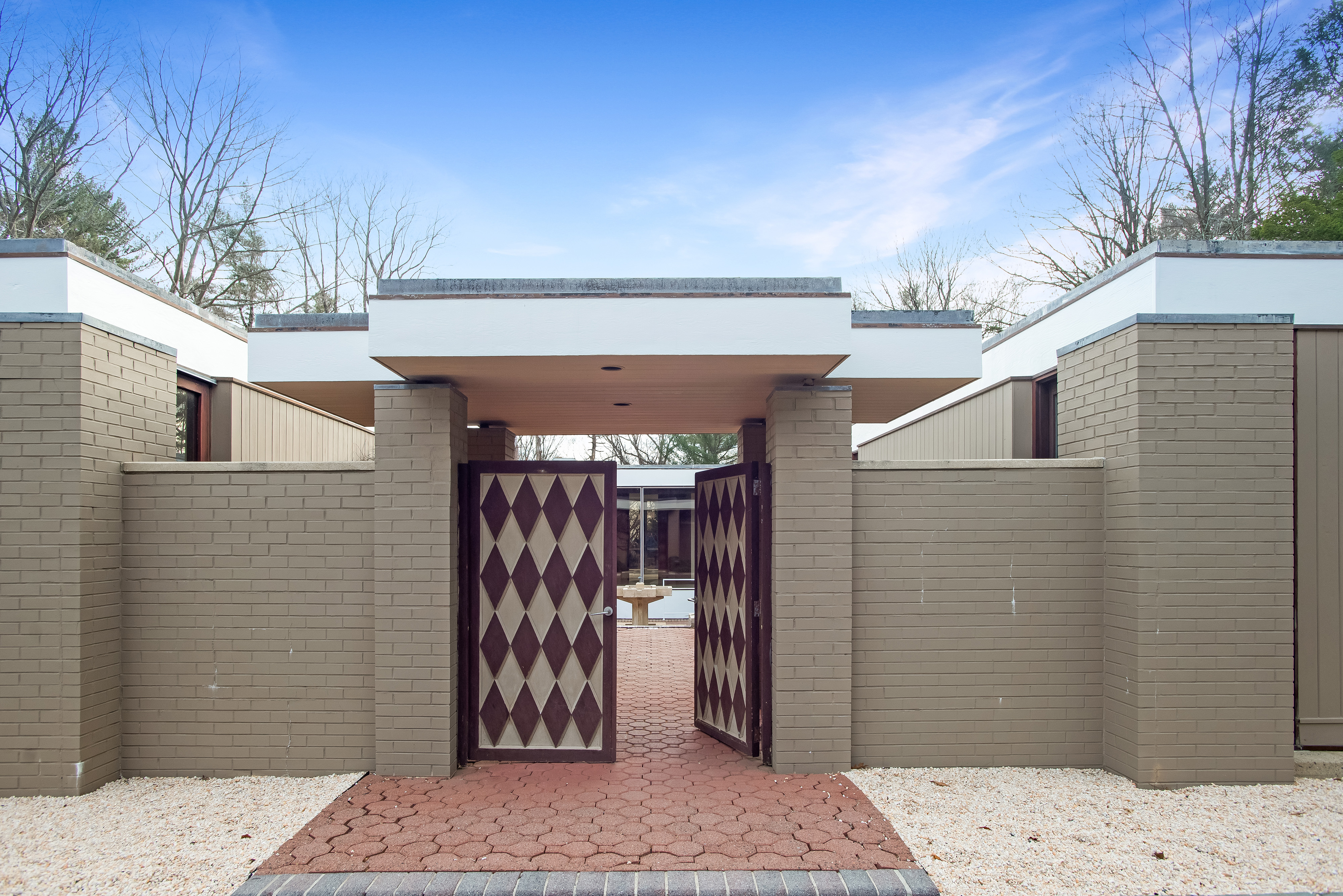 93 Carriage Road
