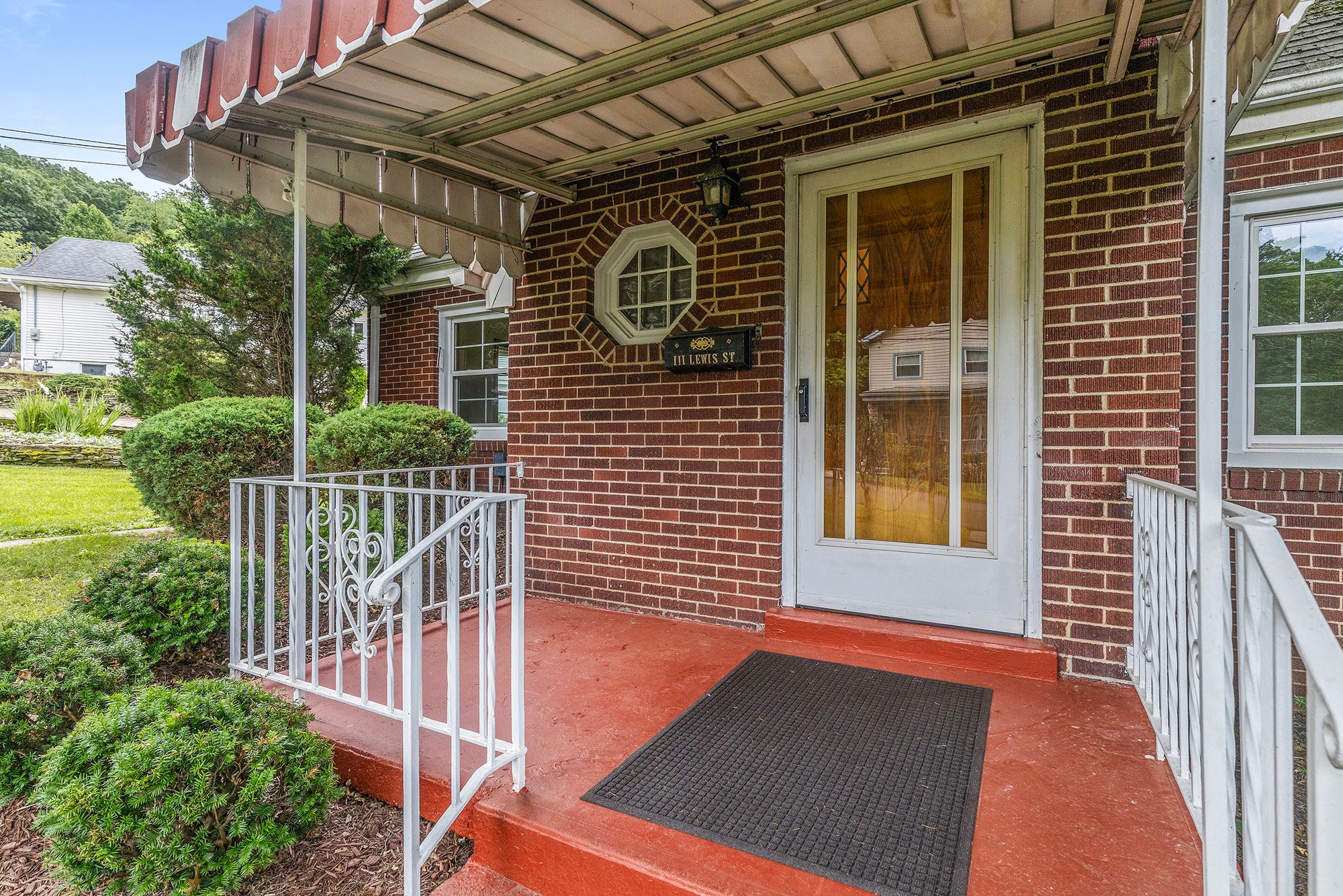 111 Lewis Street