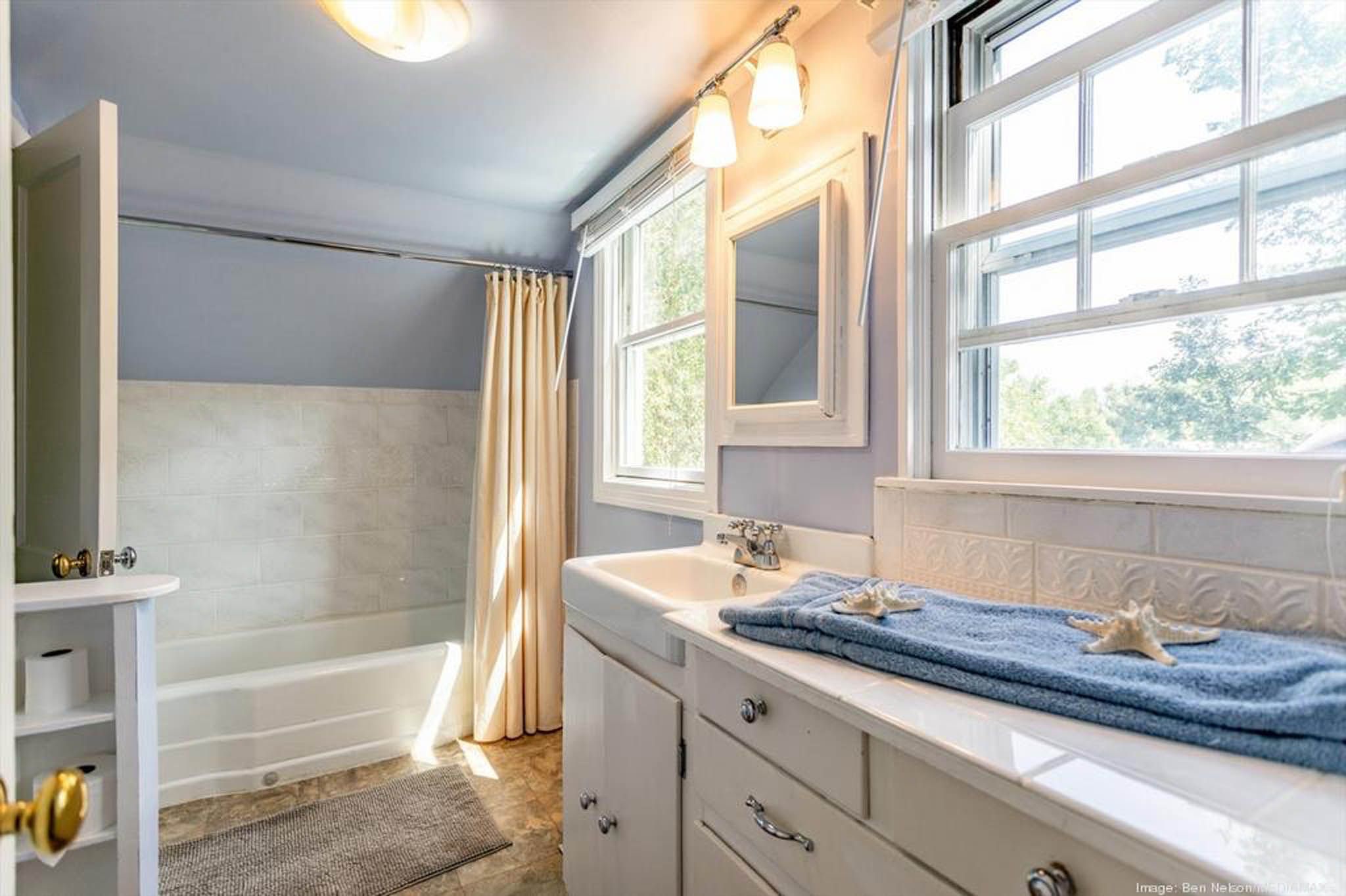 5260 S University Boulevard