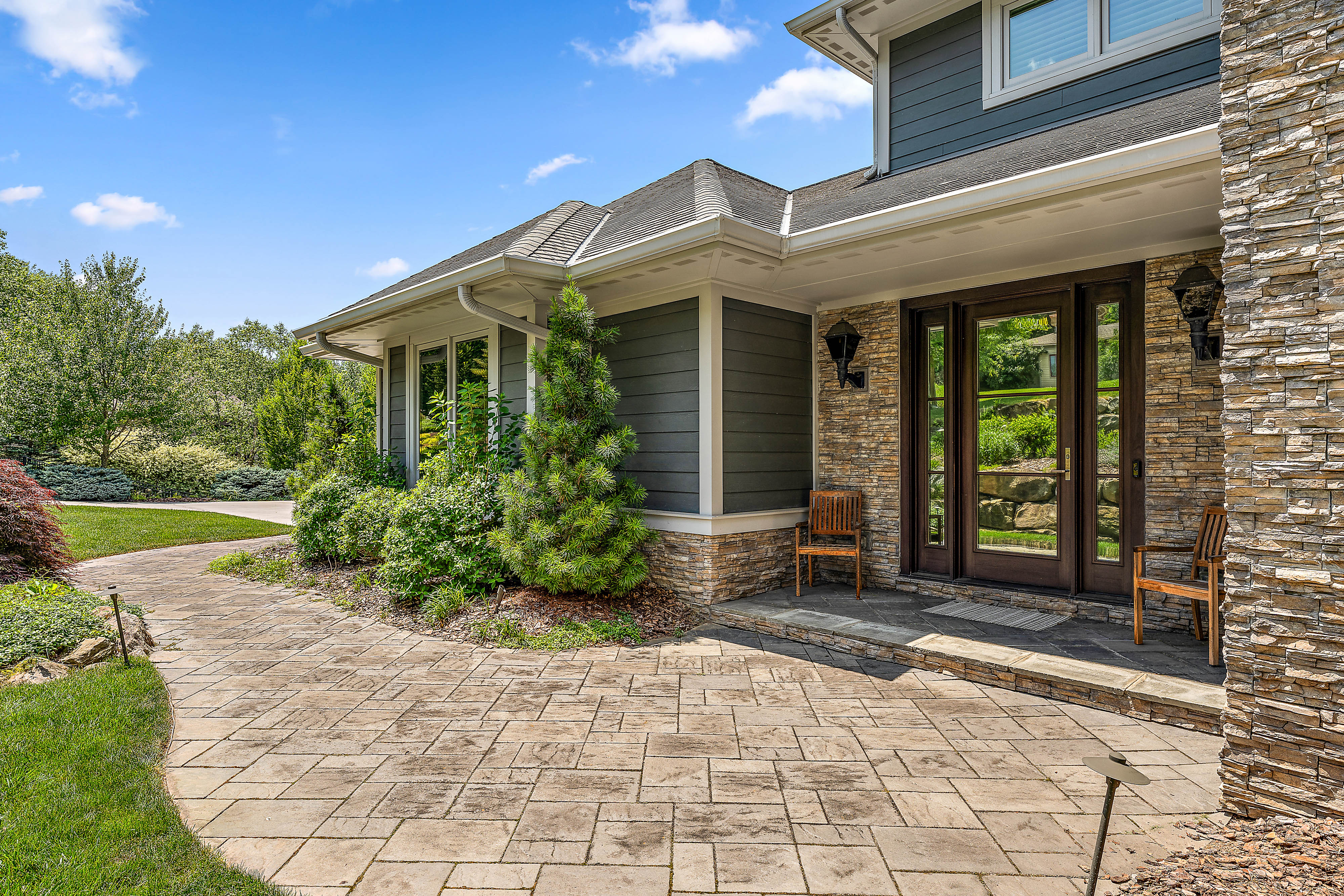 535 Macleod Drive