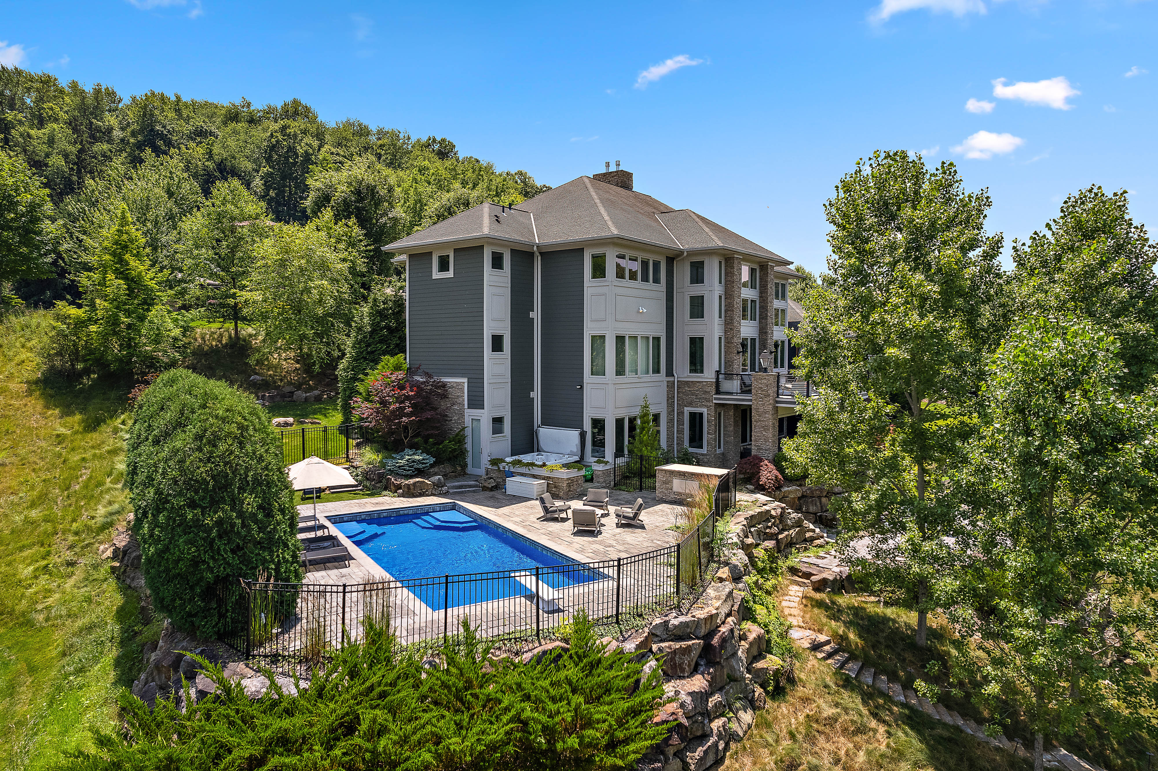535 Macleod Drive