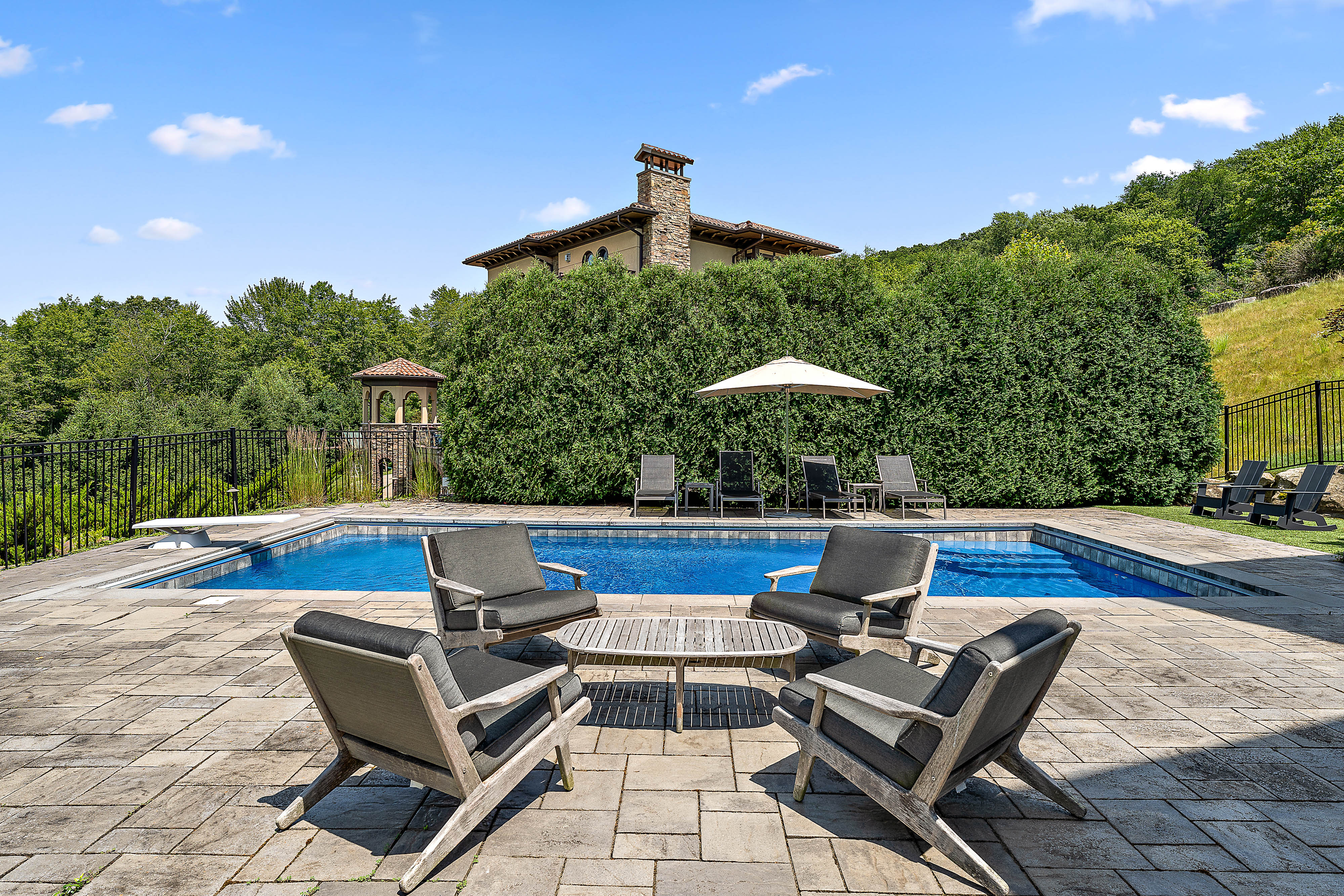 535 Macleod Drive