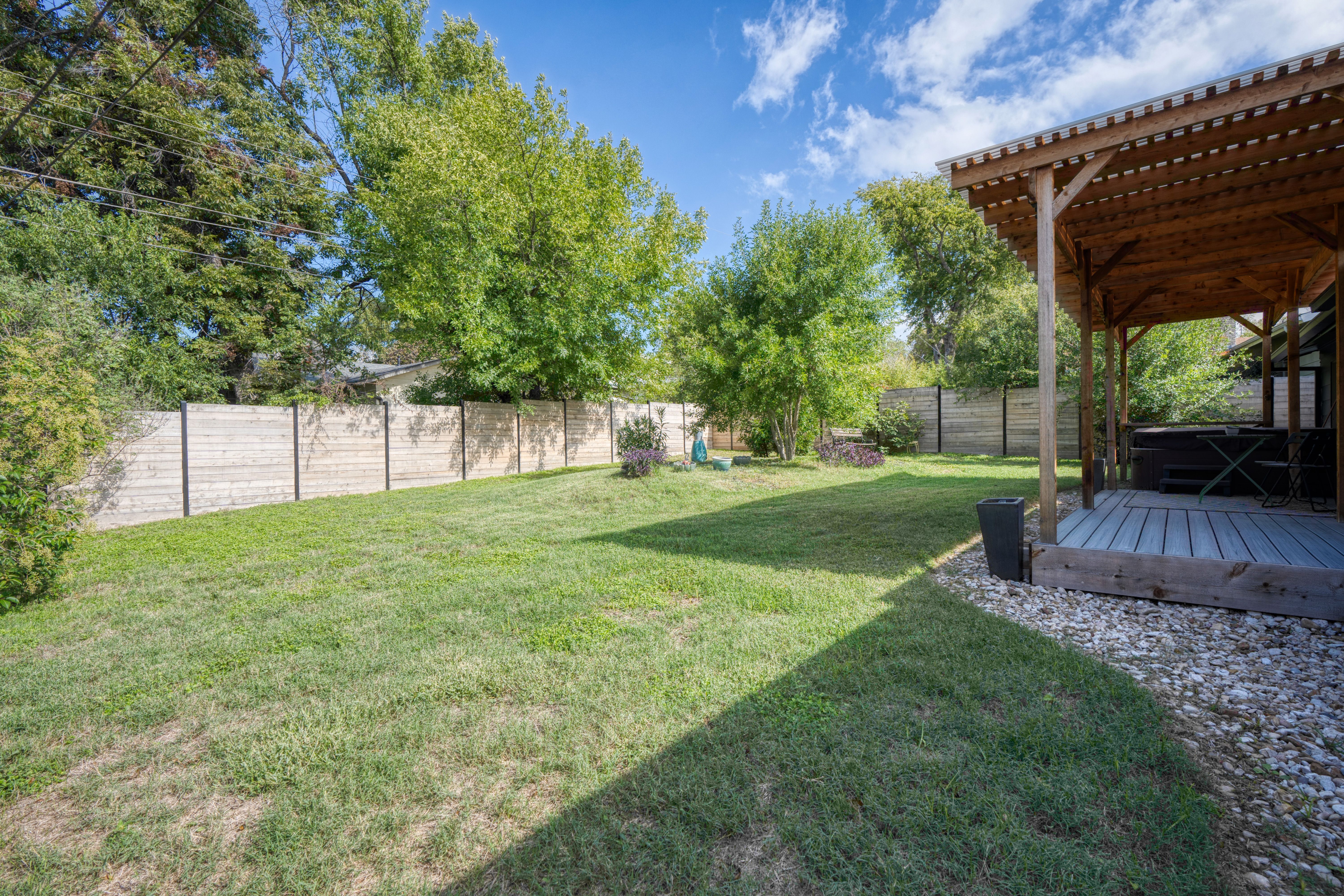 6906 Vassar Drive 