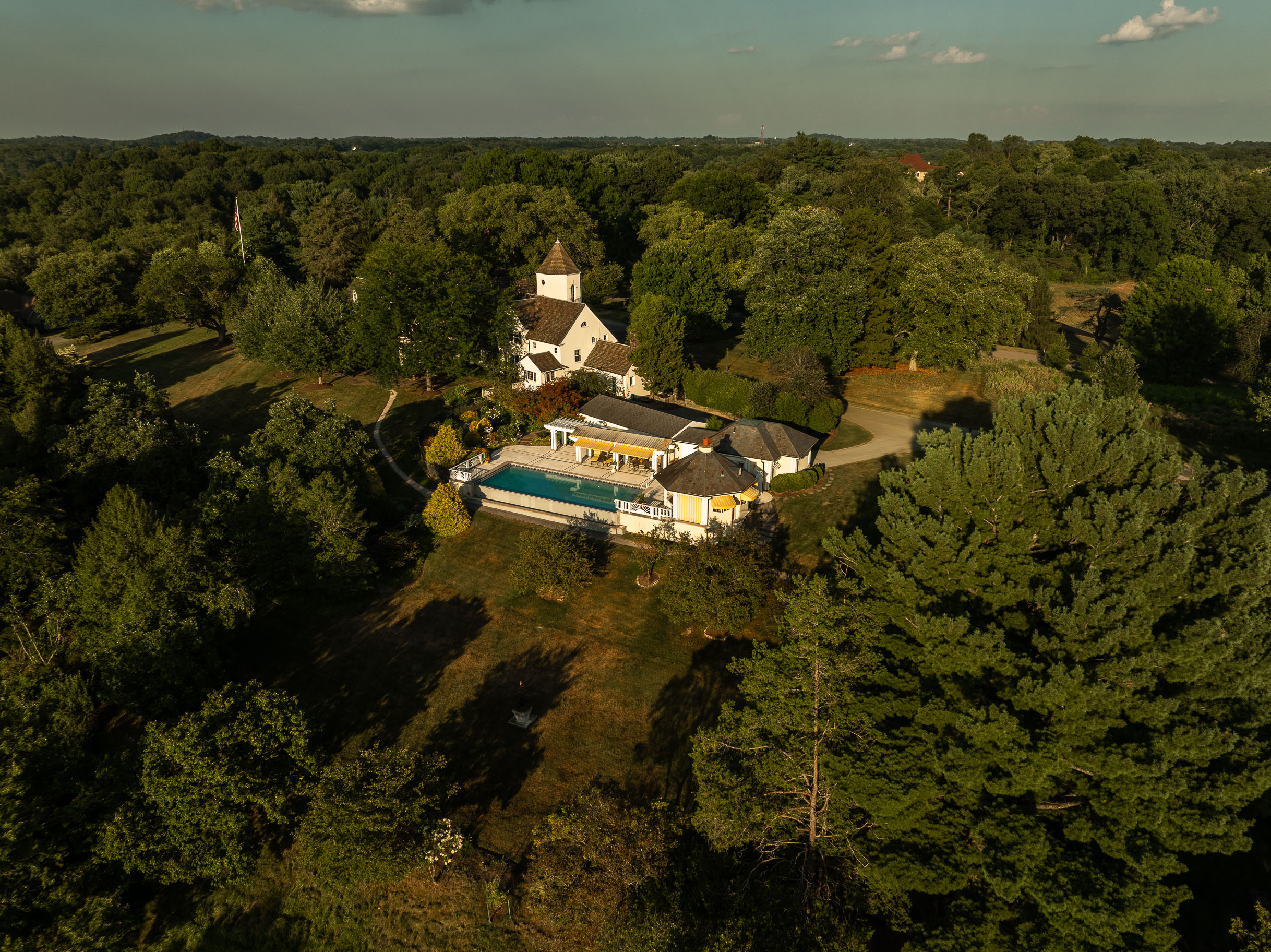 406 Hillside Drive 