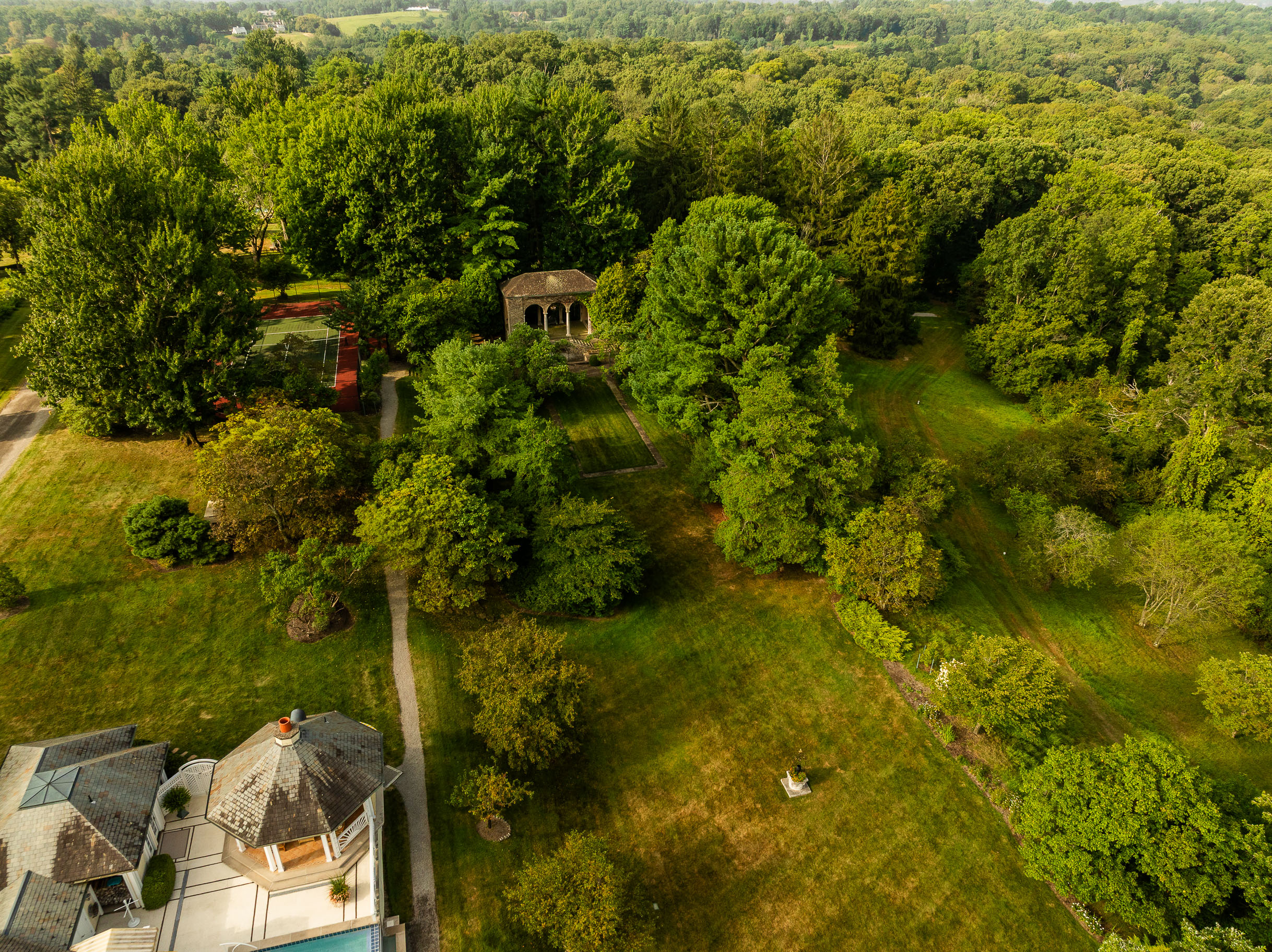 406 Hillside Drive 