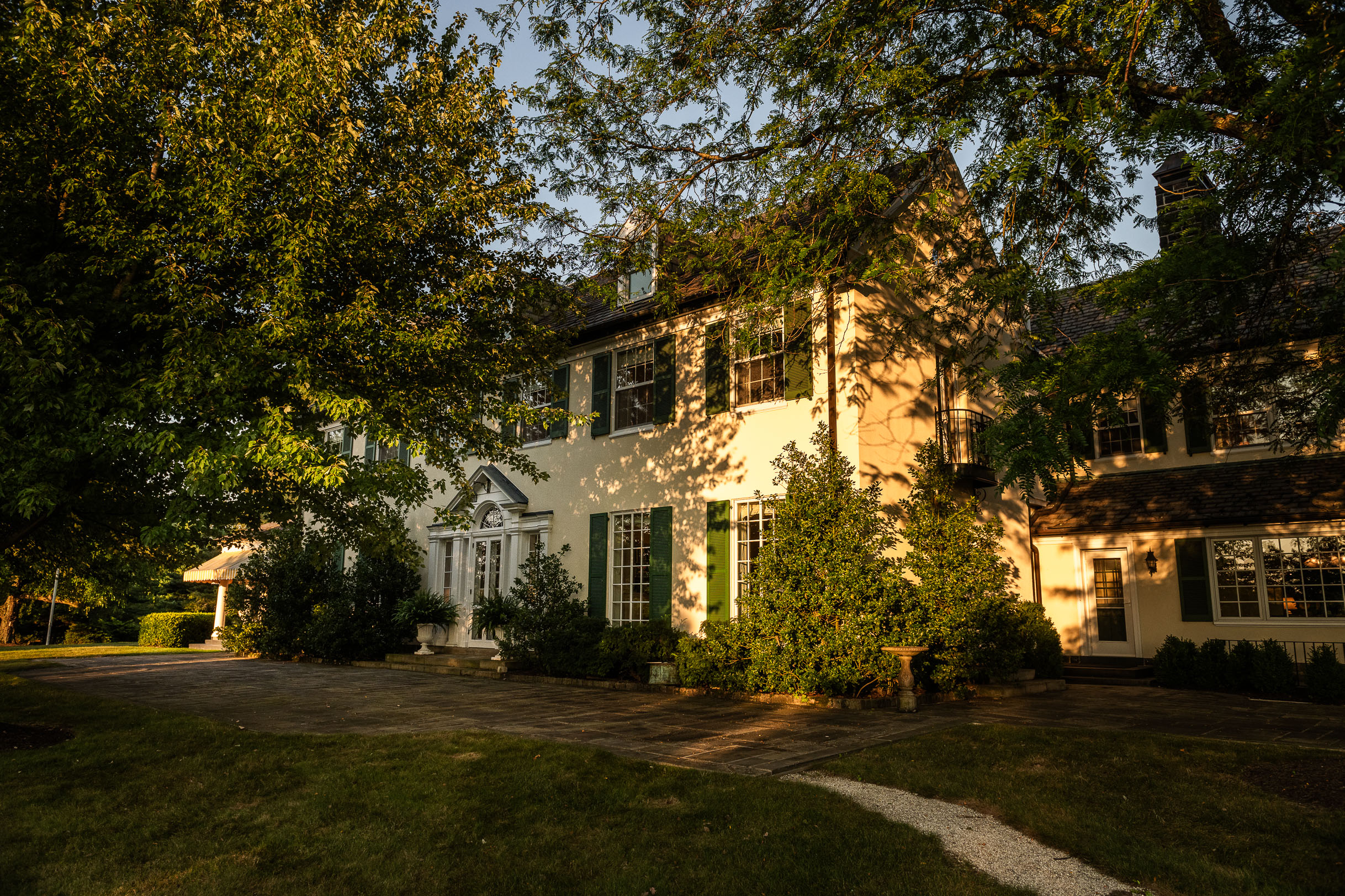 406 Hillside Drive 