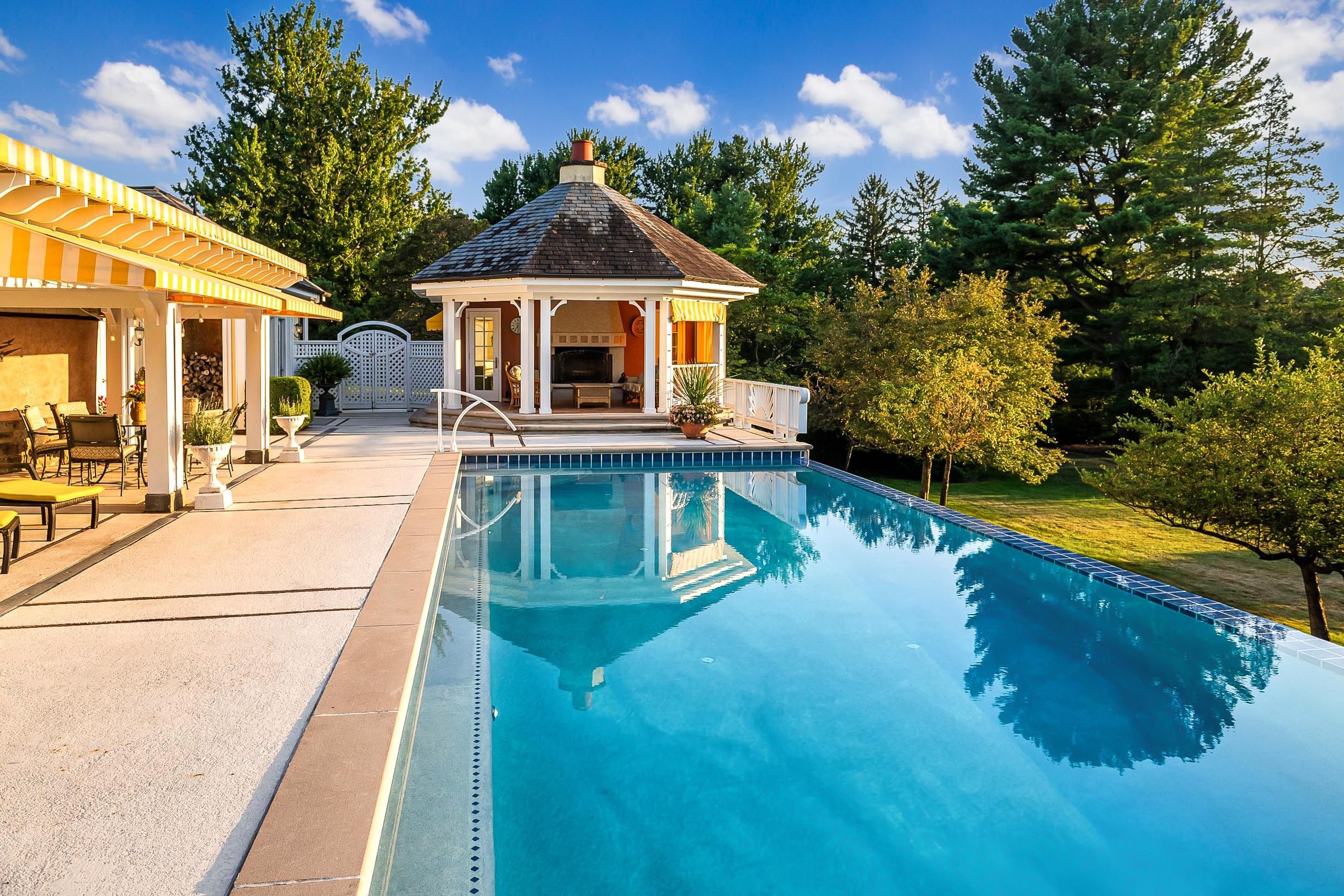 406 Hillside Drive 