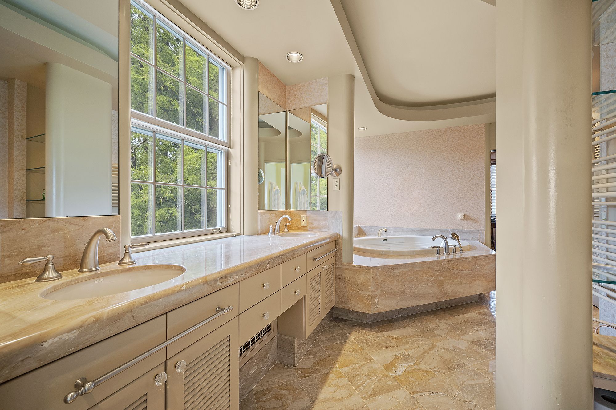 406 Hillside Drive 