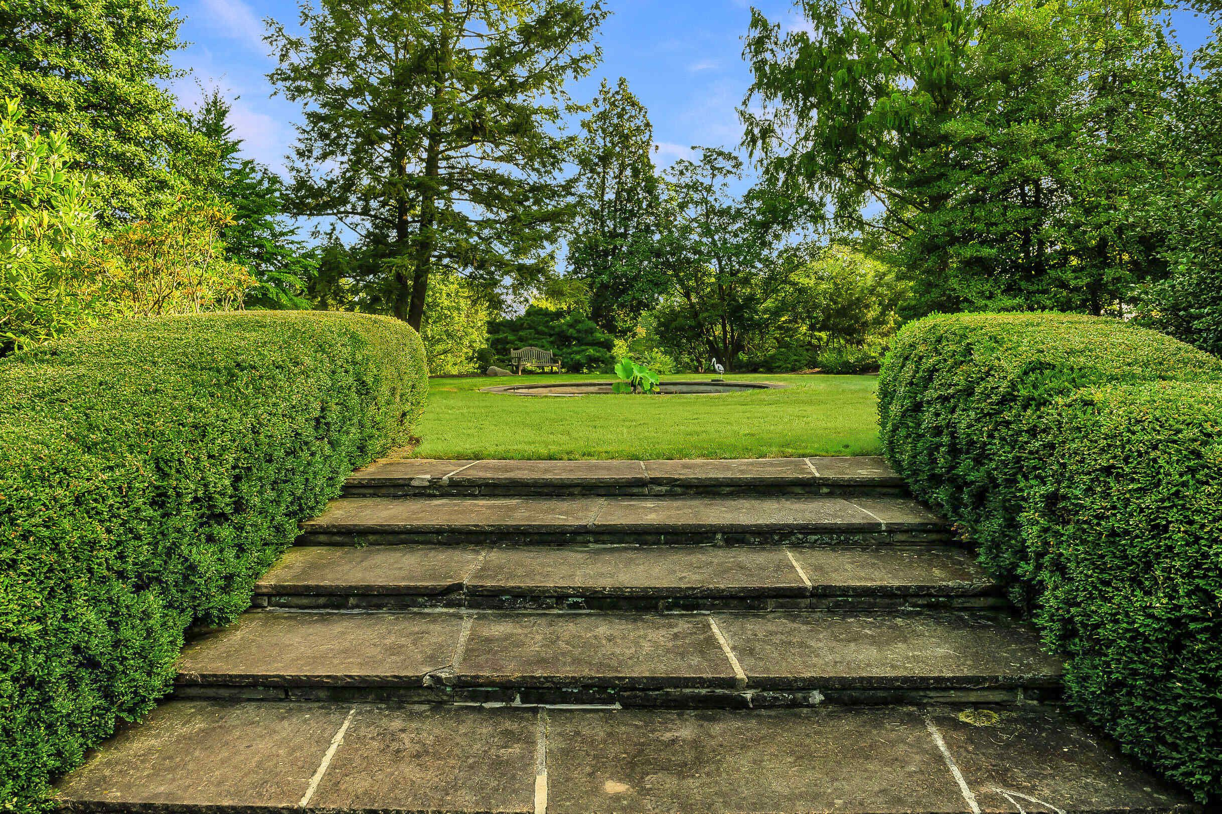 406 Hillside Drive 