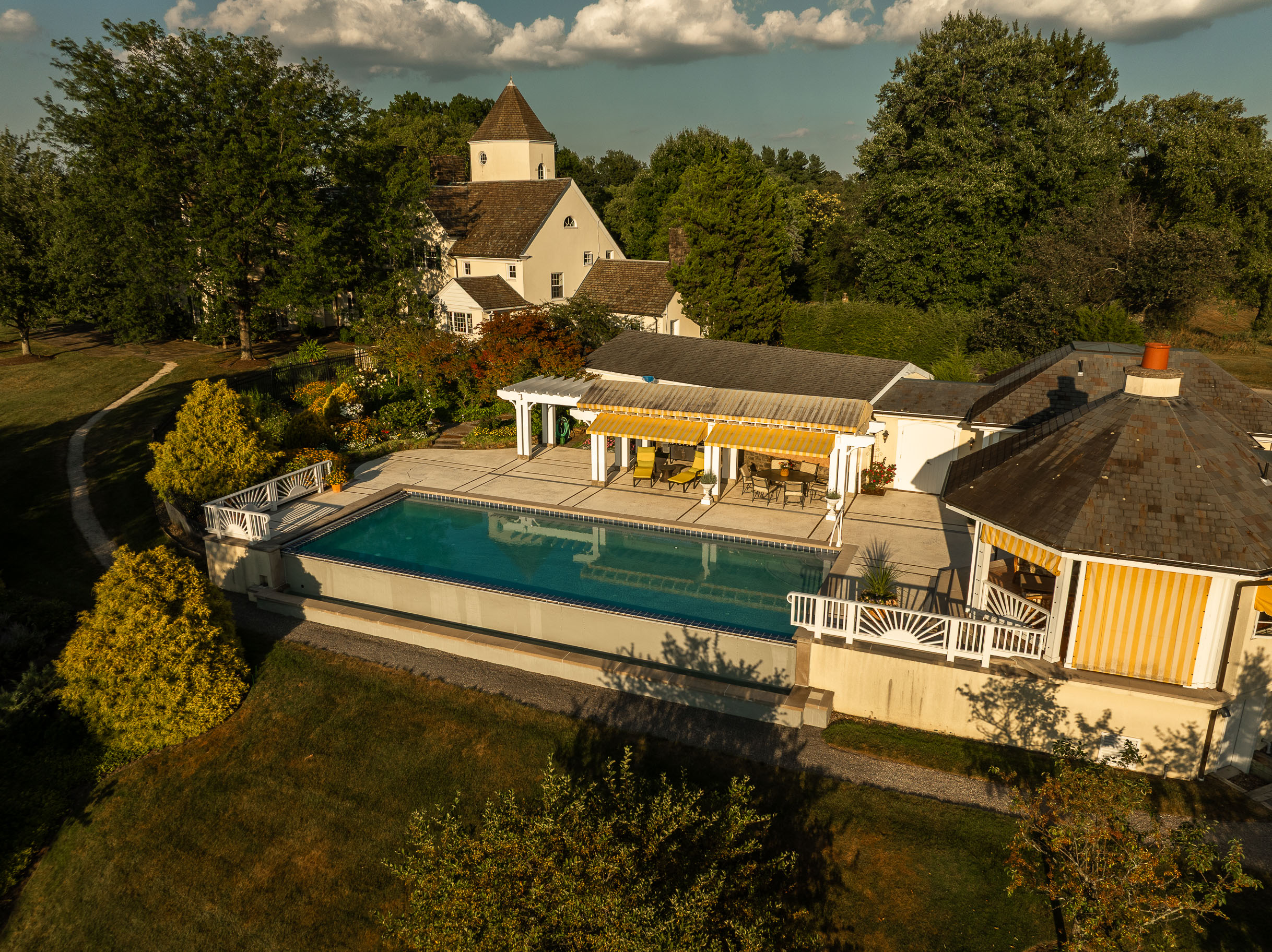 406 Hillside Drive 