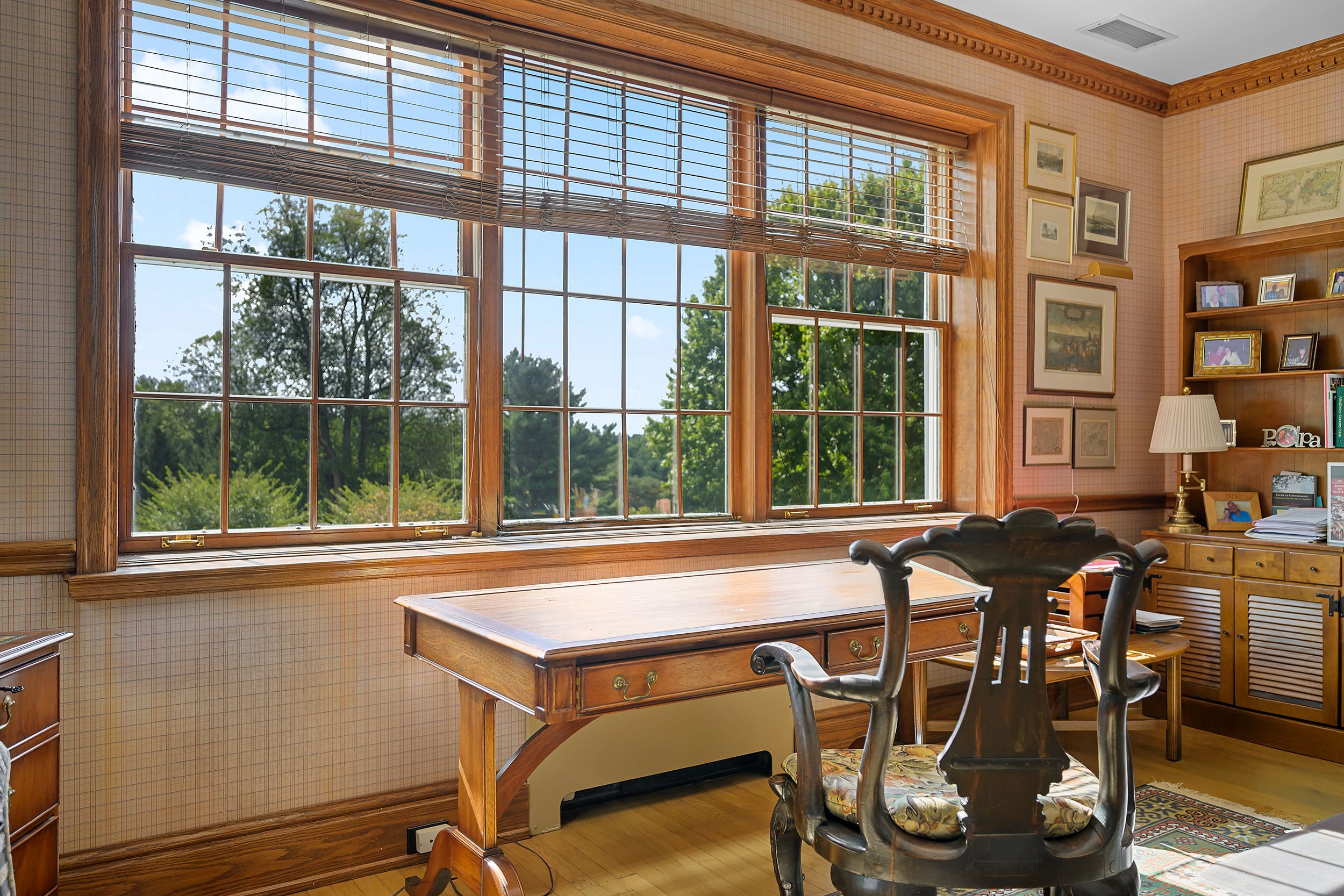 406 Hillside Drive 