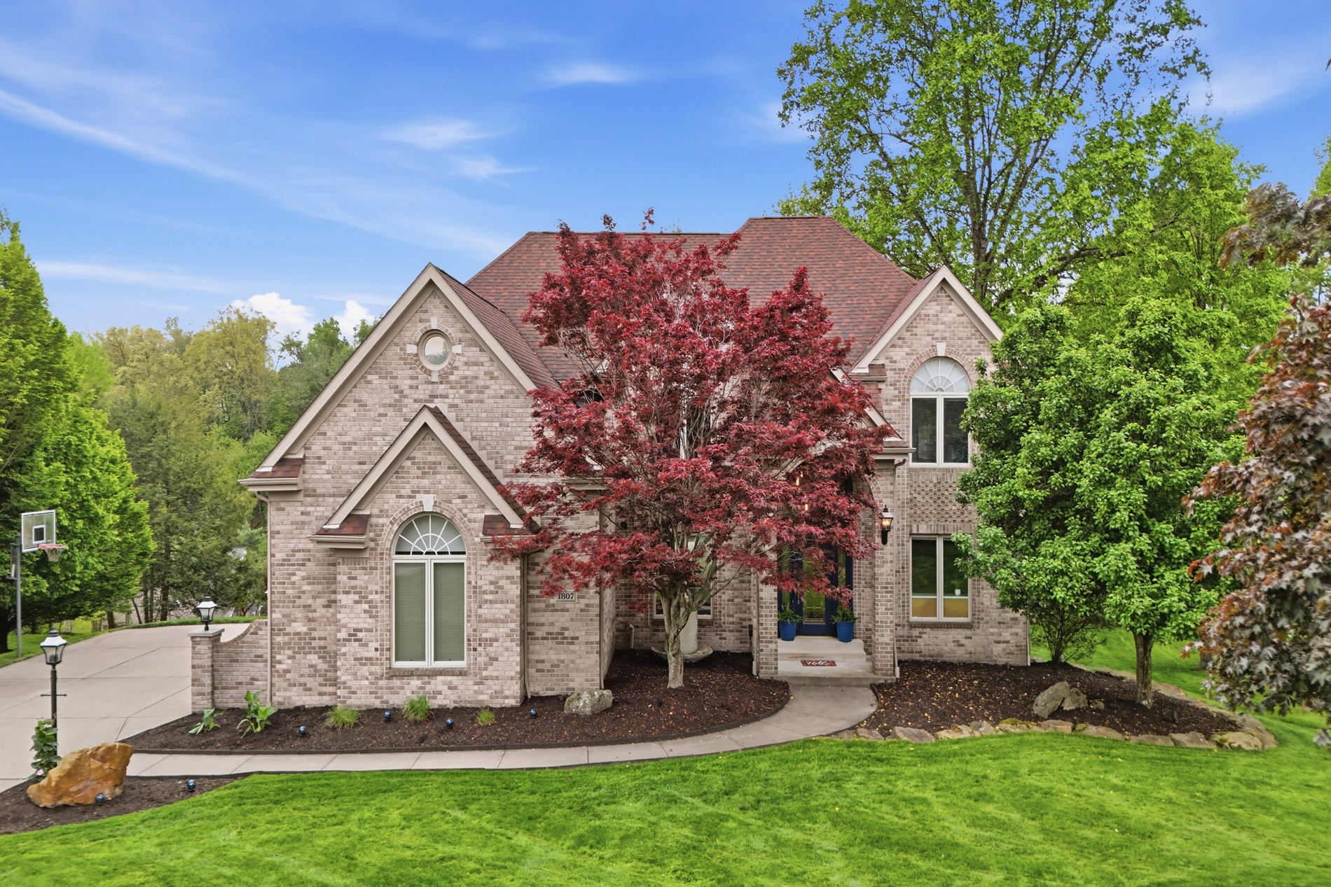1807 Willow Oak Drive 