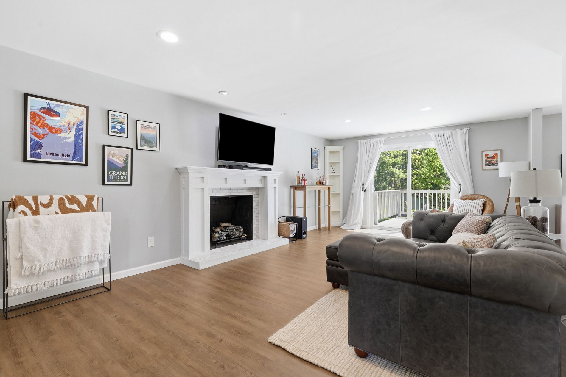 101 Meadcrest Street 