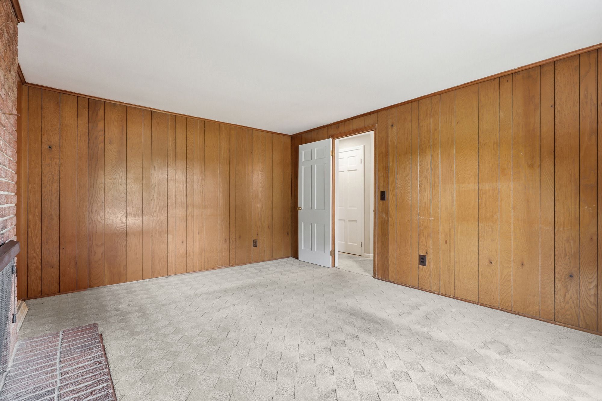 1534 King Charles Drive 