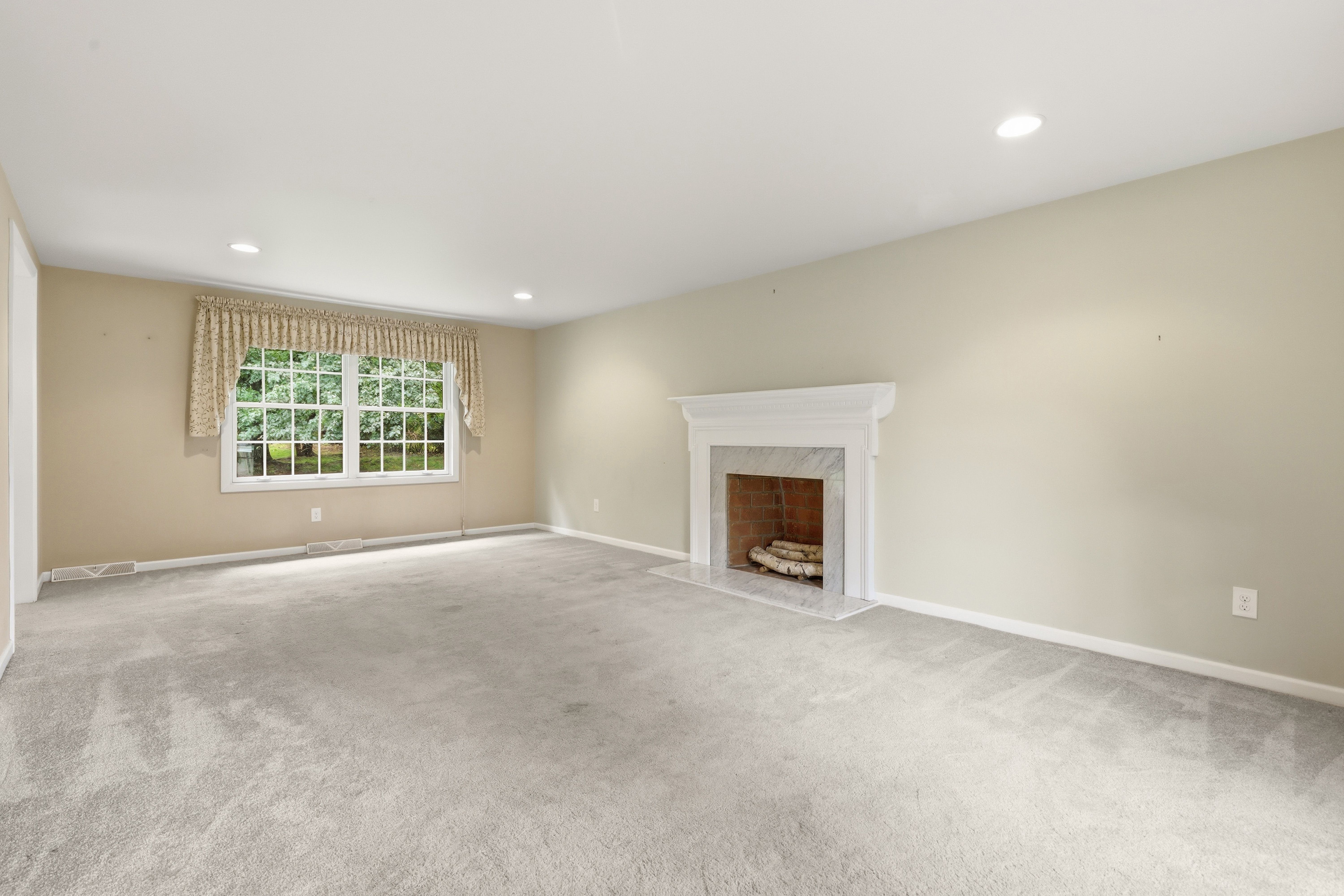 1534 King Charles Drive 